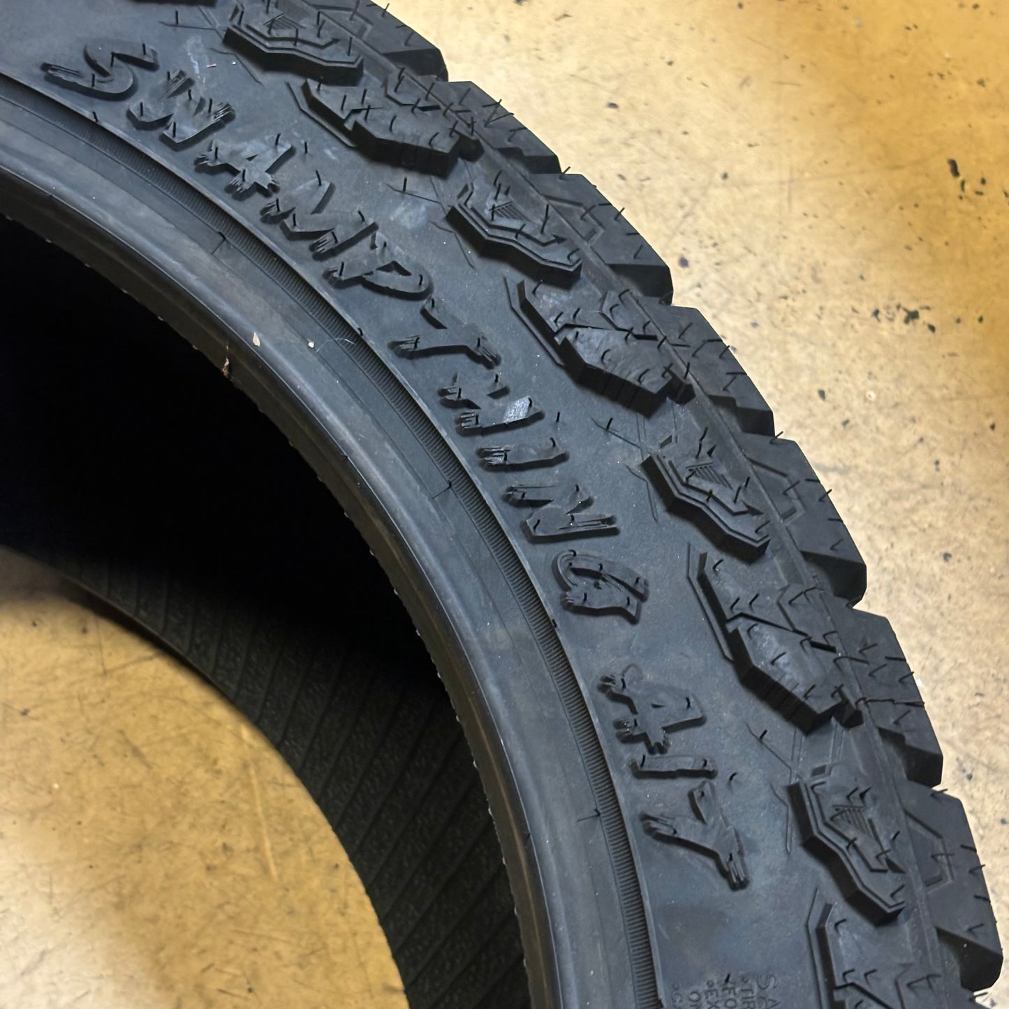 VENOM POWER SWAMPTHING A/T BSW LT 35 13.5 24 116Q LRF 12PLY TIRE TVPSWAT54