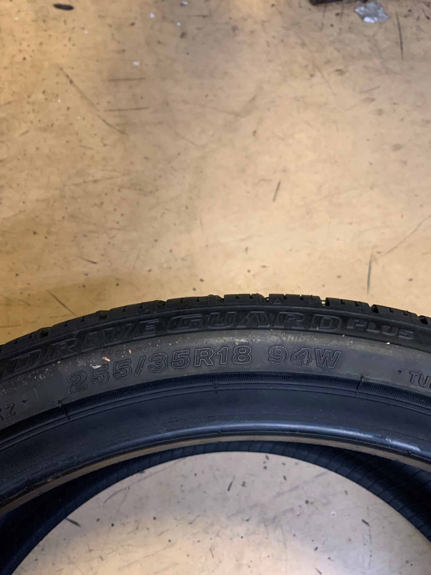 2 BRIDGESTONE DRIVEGUARD PLUS BSW P 255 35 18 94W XL TOURING TIRE 006486