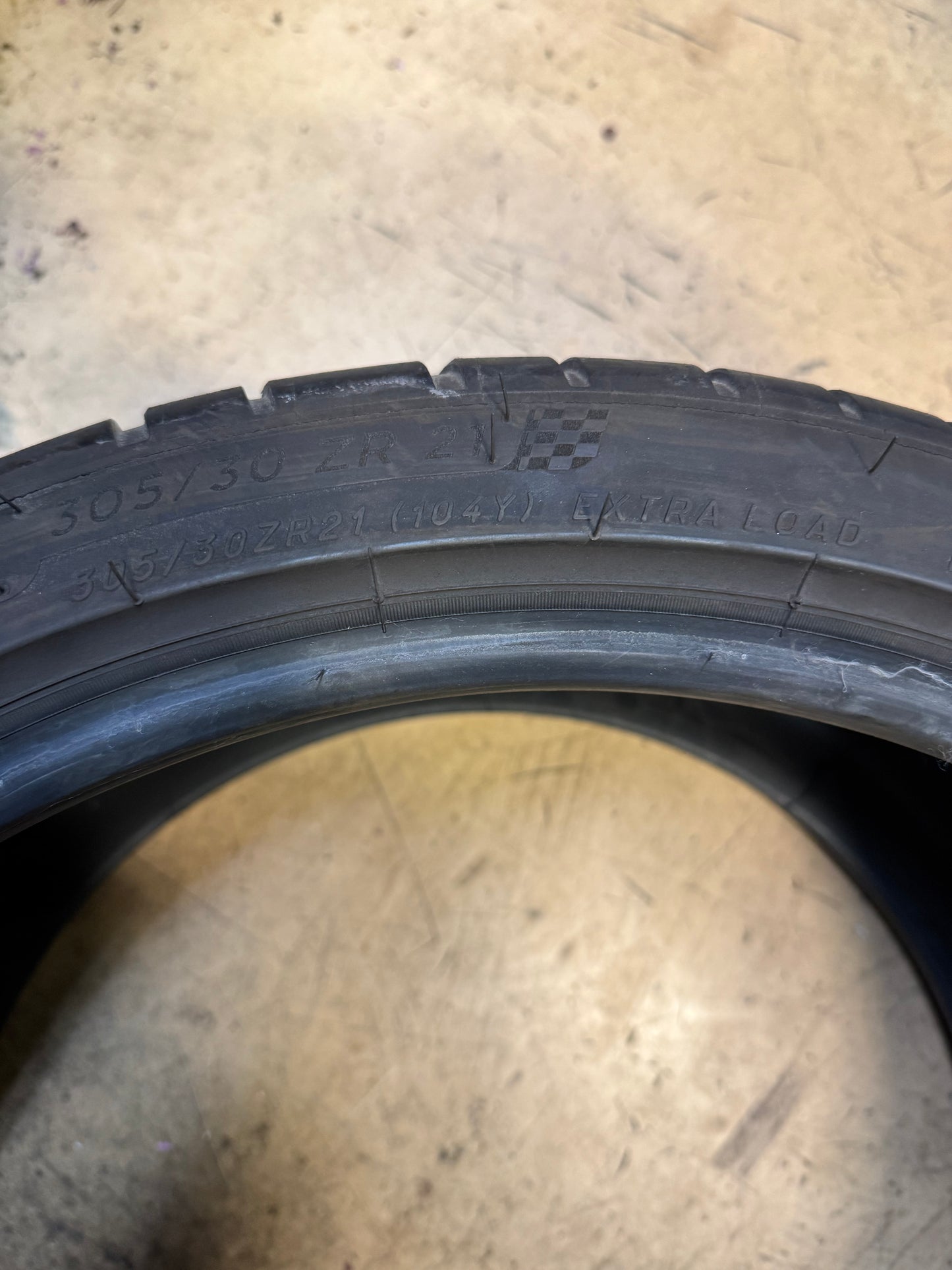 USED 5/32” MICHELIN PILOT SPORT 4S BSW P 305 30 21 104Y XL UHP SUMMER TIRE 88176