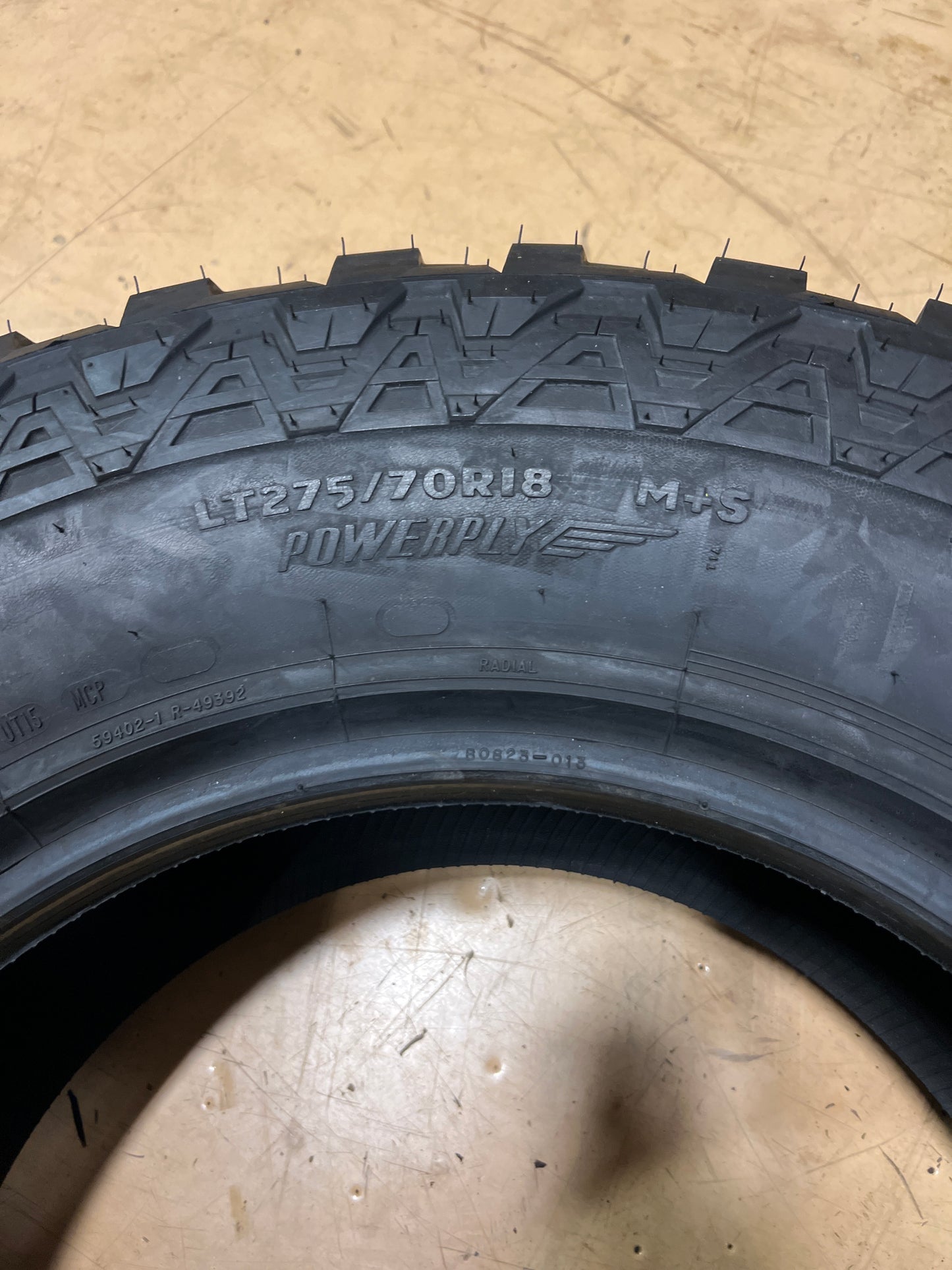 NEW OLD STOCK MICKEY THOMPSON BAJA ATZ P3 275 70 18 125/122Q LRE 90000001942