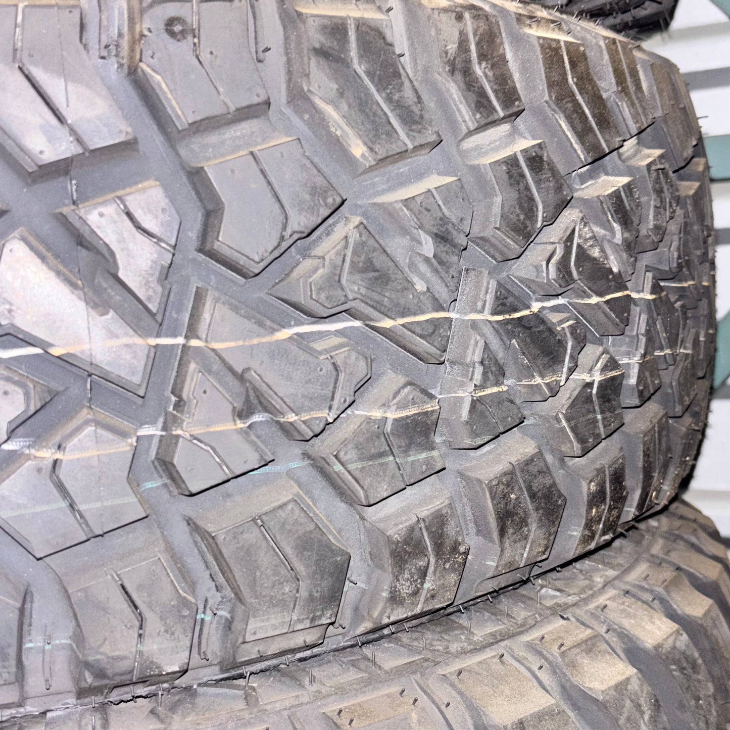 (TODO) KANATI ARMOR HOG ATX LT 245 75 17 124/121Q LA1724575F