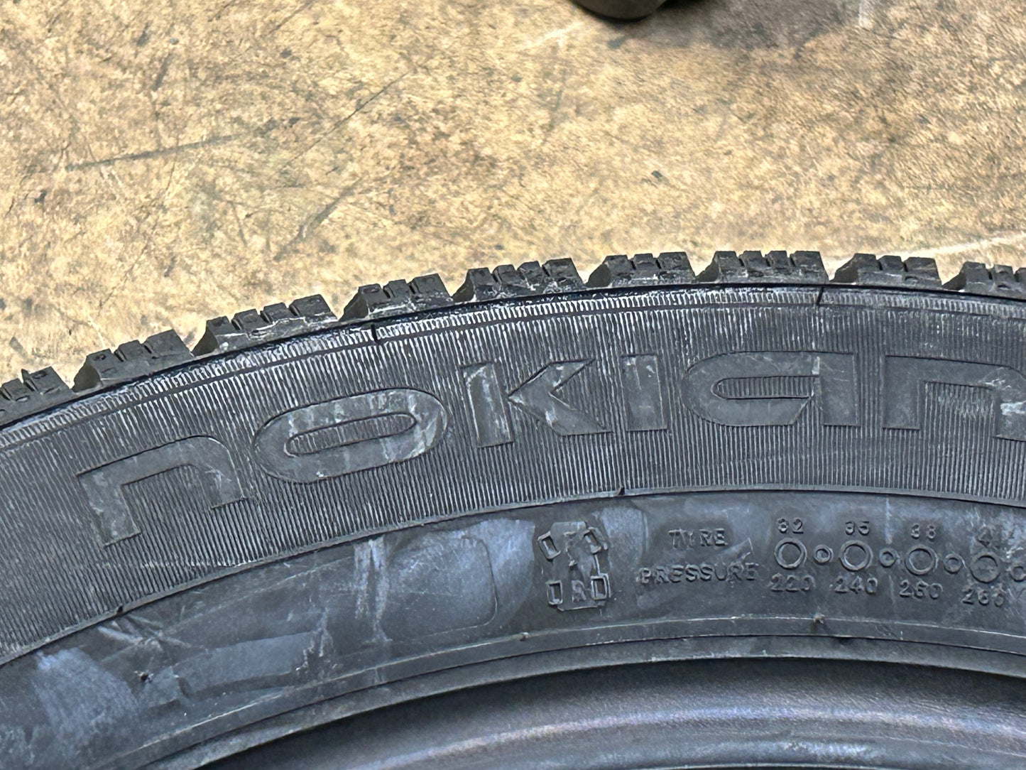 NOKIAN HAKKAPELITTA R5 BSW P 215 55 17 98R XL WINTER TIRE T432162