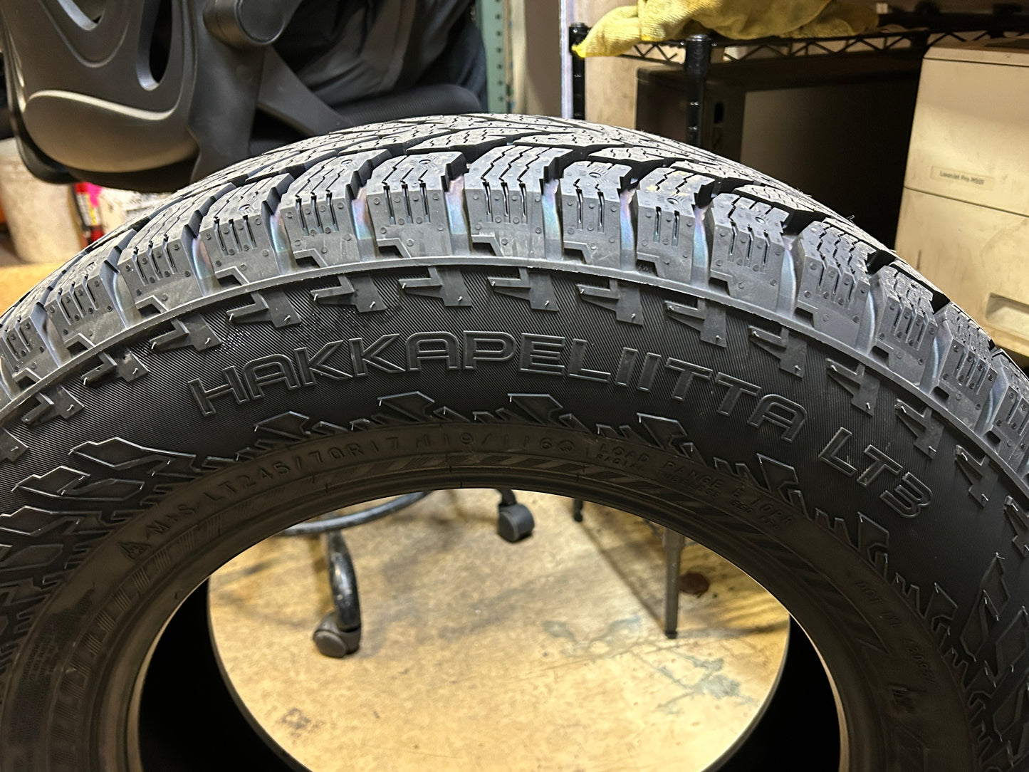 NOKIAN HAKKAPELIITTA LT3 BSW LT 245 70 17 119/116Q 10PLY WINTER TIRE T430954