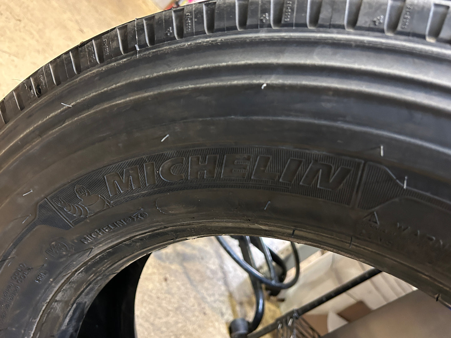 MICHELIN AGILIS HD Z BSW LT 245 70 19.5 136/134N 16PLY ALL POSITION TIRE 72392