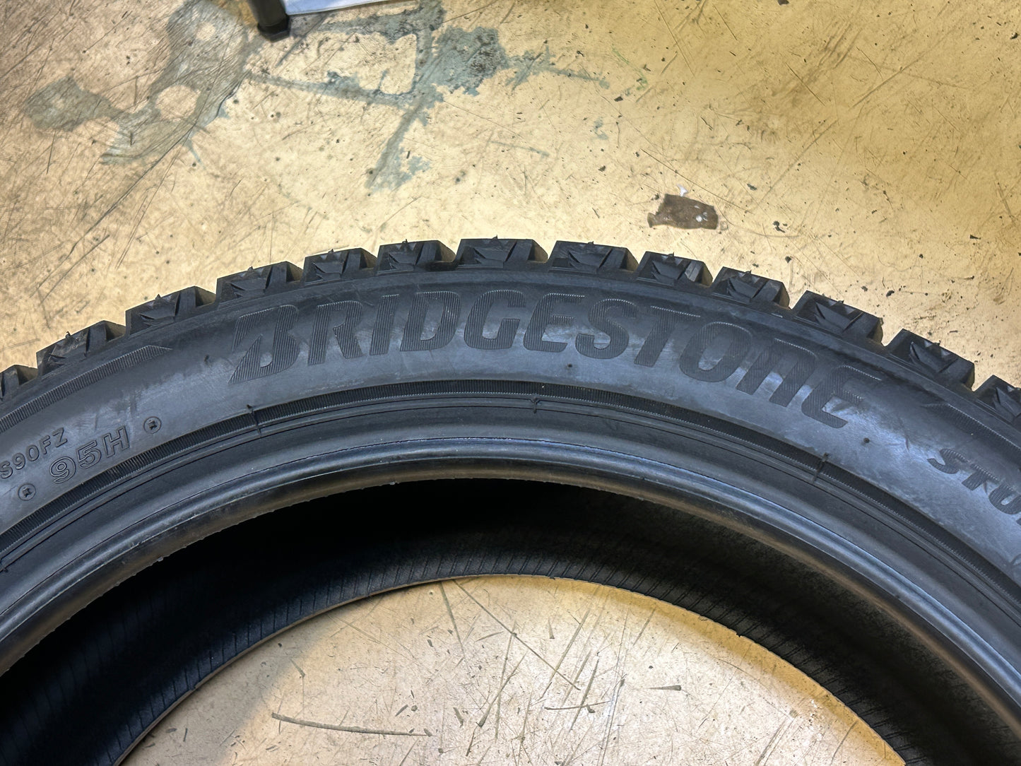 BRIDGESTONE BLIZZAK WS90 STUDLESS BSW P 225 45 18 95H XL WINTER TIRE 001156