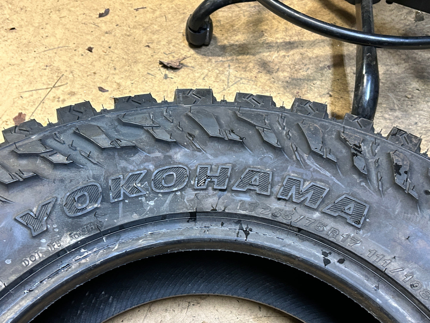 YOKOHAMA GEOLANDER M/T BSW LT 255 75 17 111/108Q 6PLY MUD TERRAIN TIRE 110133319