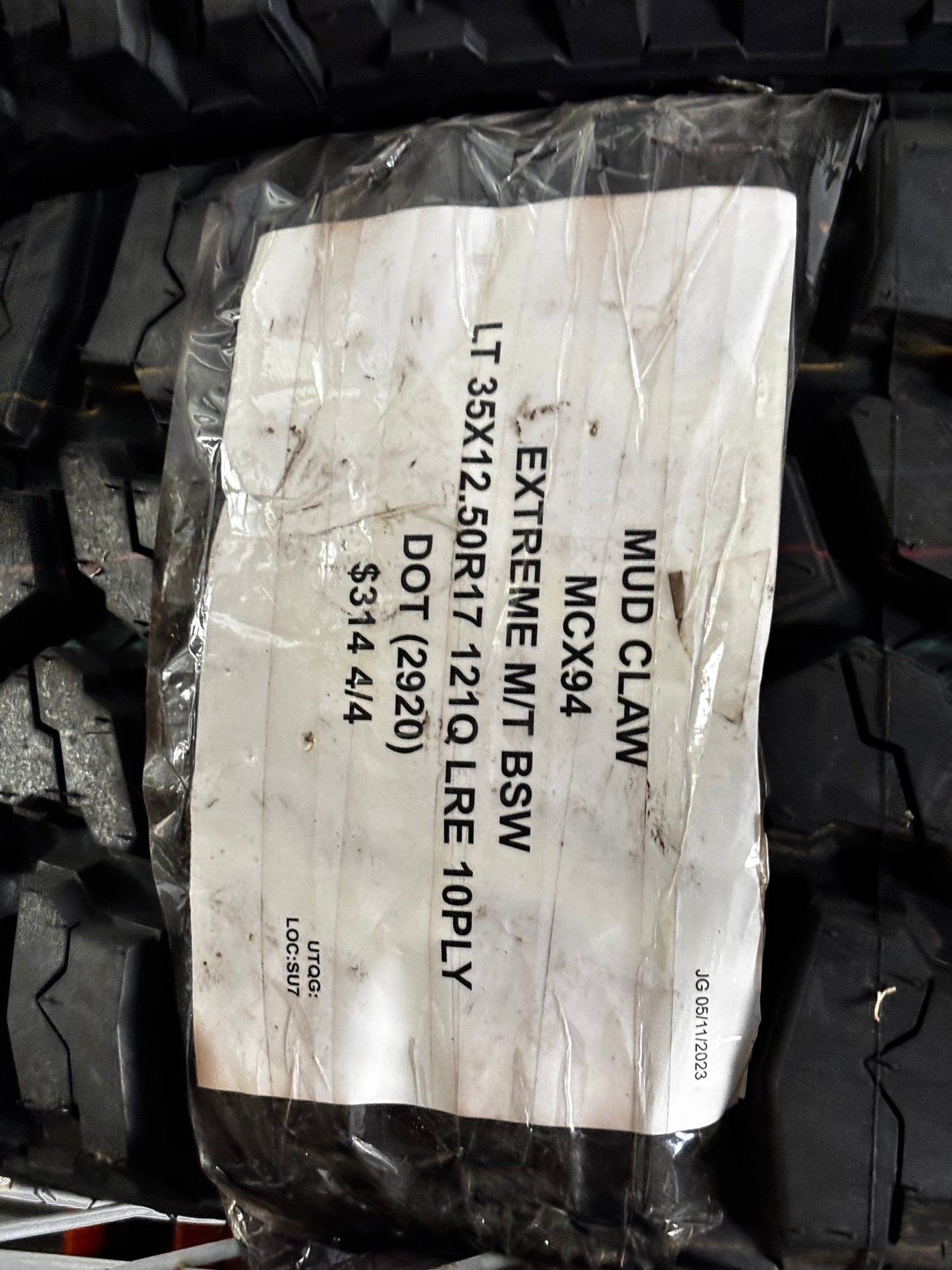 (TODO) 4 MUD CLAW EXTREME MT LT 35 12.5 17 121Q LRE 10 PLY MUD TERRAIN TIRES MCX94