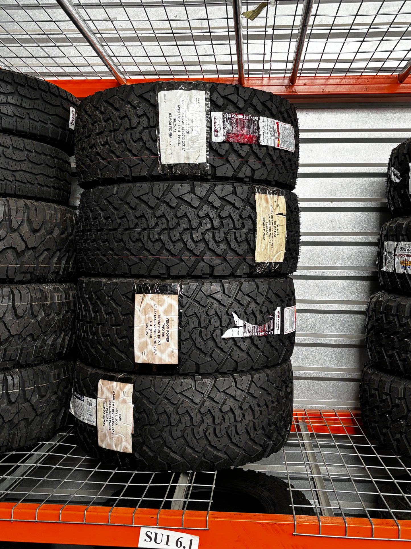 (TODO) 4 VENOM POWER TERRA HUNTER XT LT 33 12.5 22 109R LRE 10 PLY ALL TERRAIN TIRES TVPXT06