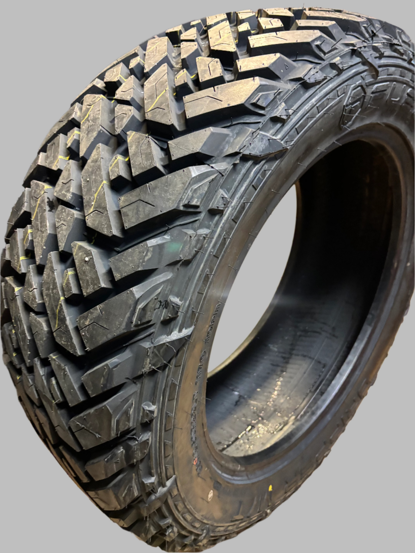 FUEL GRIPPER M/T BSW LT 35 12.5 22 117Q LRE 10 PLY MUD TERRAIN TIRE RFNT351250R22