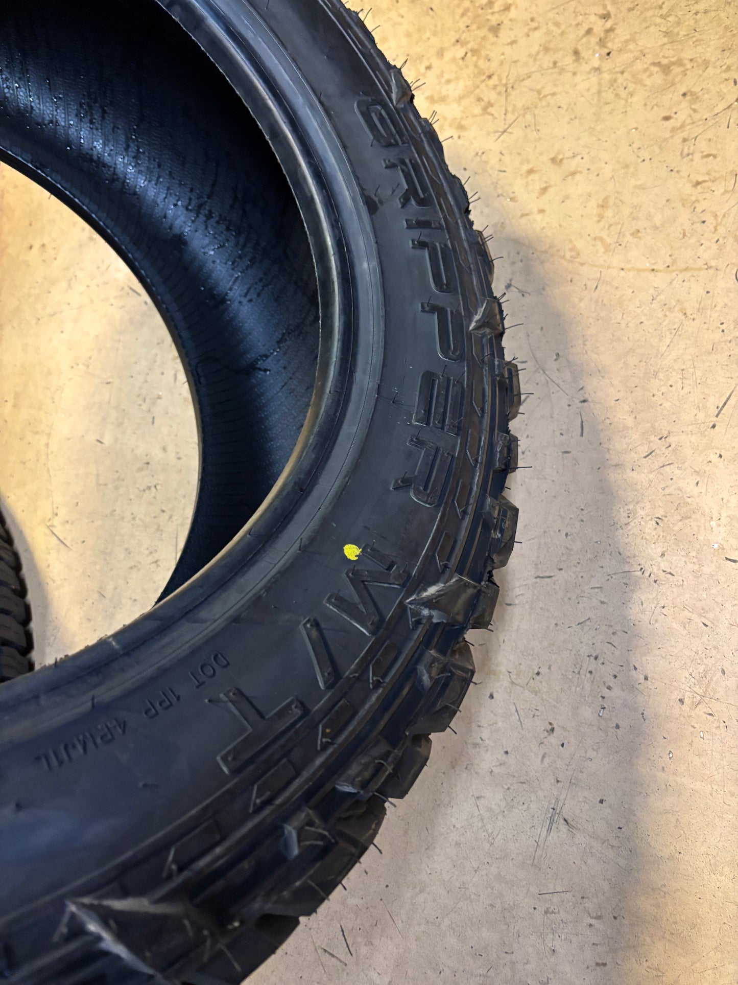 FUEL GRIPPER M/T BSW LT 35 12.5 22 117Q LRE 10 PLY MUD TERRAIN TIRE RFNT351250R22