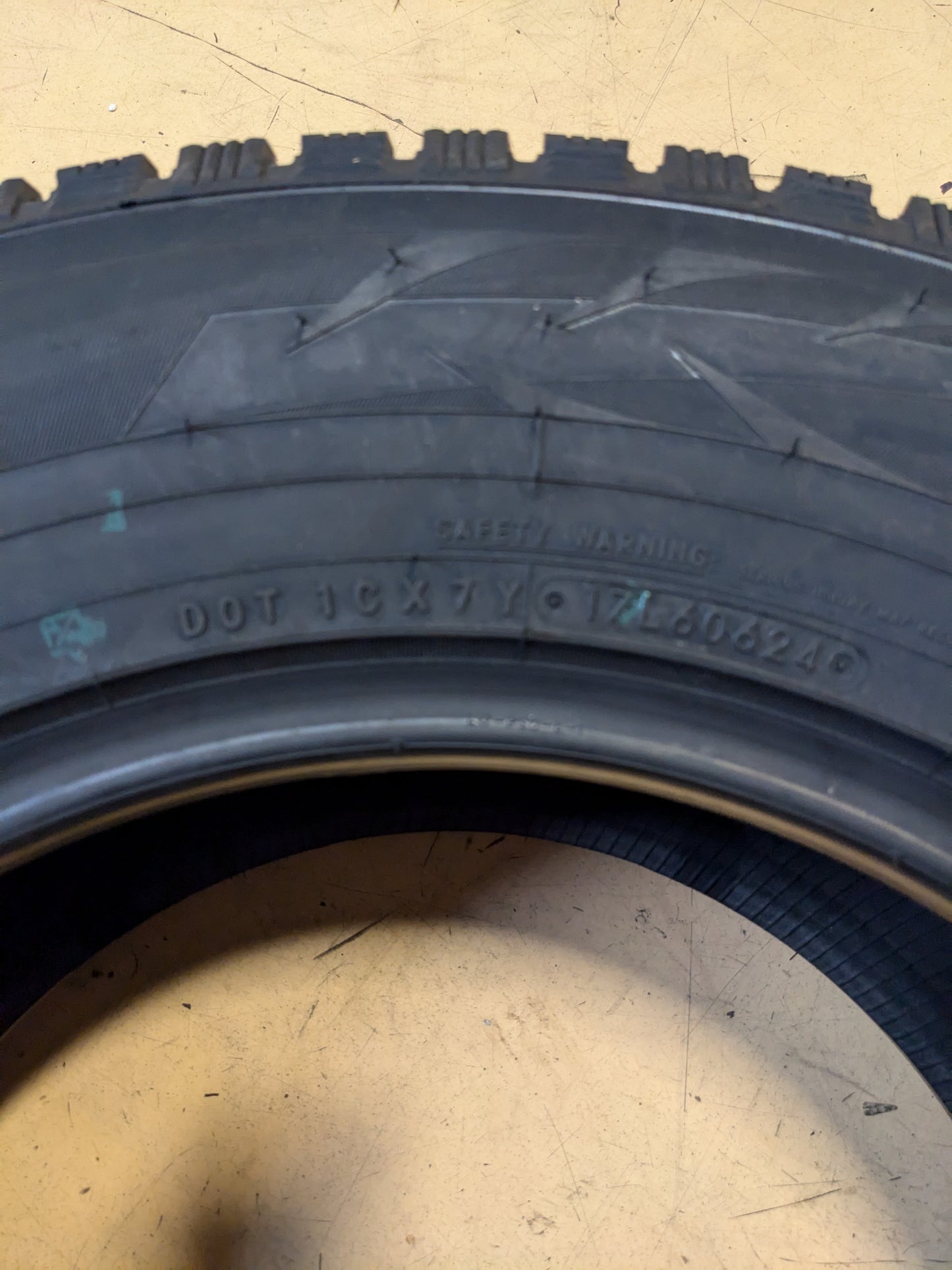 TOYO OBSERVE G3-ICE 265 65 17 116T WINTER TIRE 13976