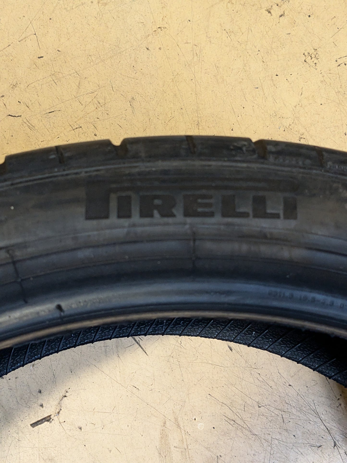OS USED PIRELLI P ZERO PZ4 (F 02) FERRARI P 305 30 20 103Y XL TIRE SUMMER 6/32" OF 9/32"