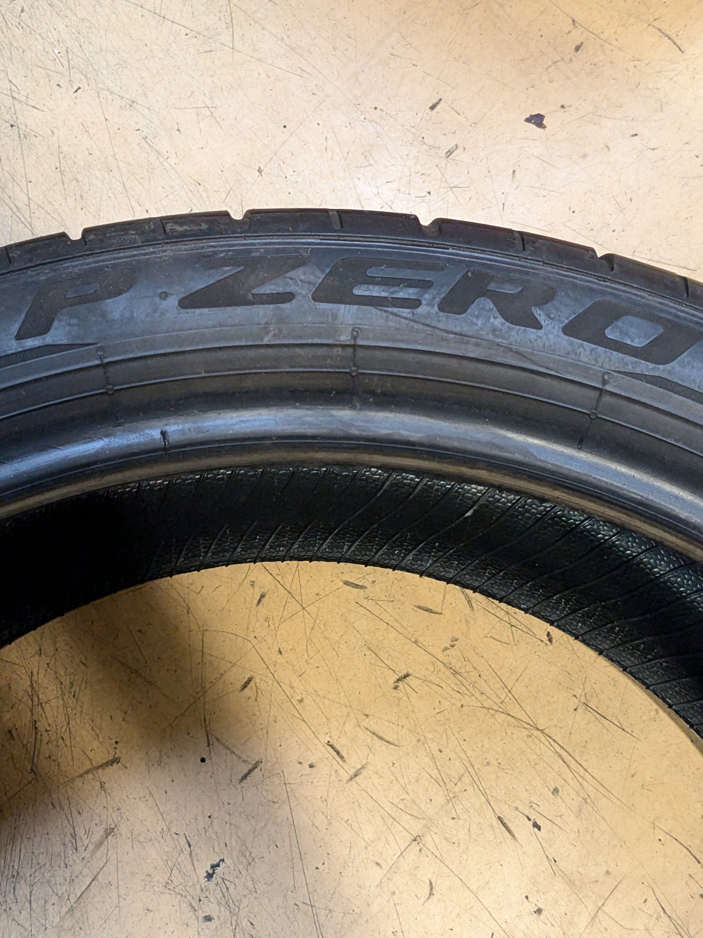 OS USED PIRELLI P ZERO PZ4 (F 02) FERRARI P 305 30 20 103Y XL TIRE SUMMER 6/32" OF 9/32"