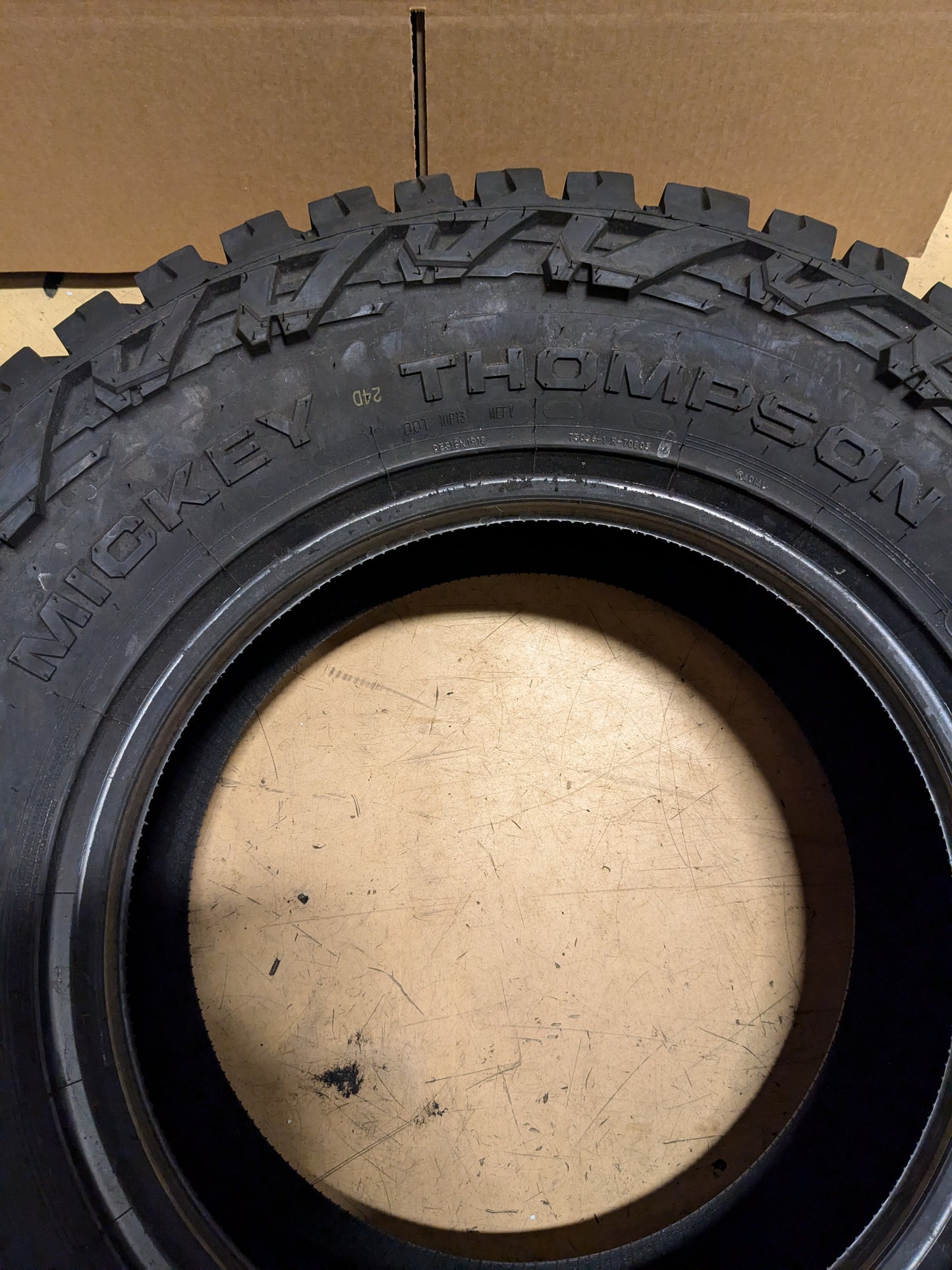 NEW MICKEY THOMPSON BAJA BOSS A/T ALL SEASON TIRE LT 285 65 18 122Q 247467