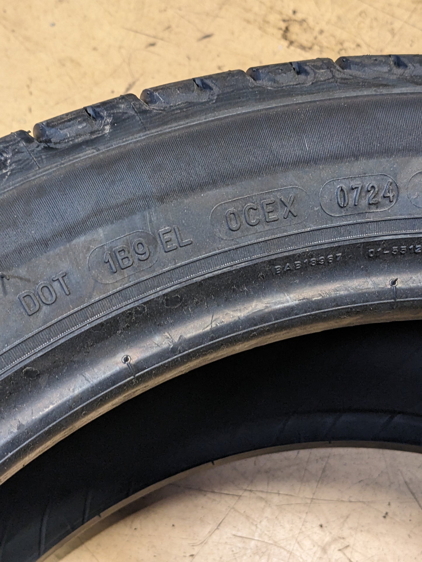MICHELIN DEFENDER 2 235 45 18 98V ALL SEASON TIRE 158513