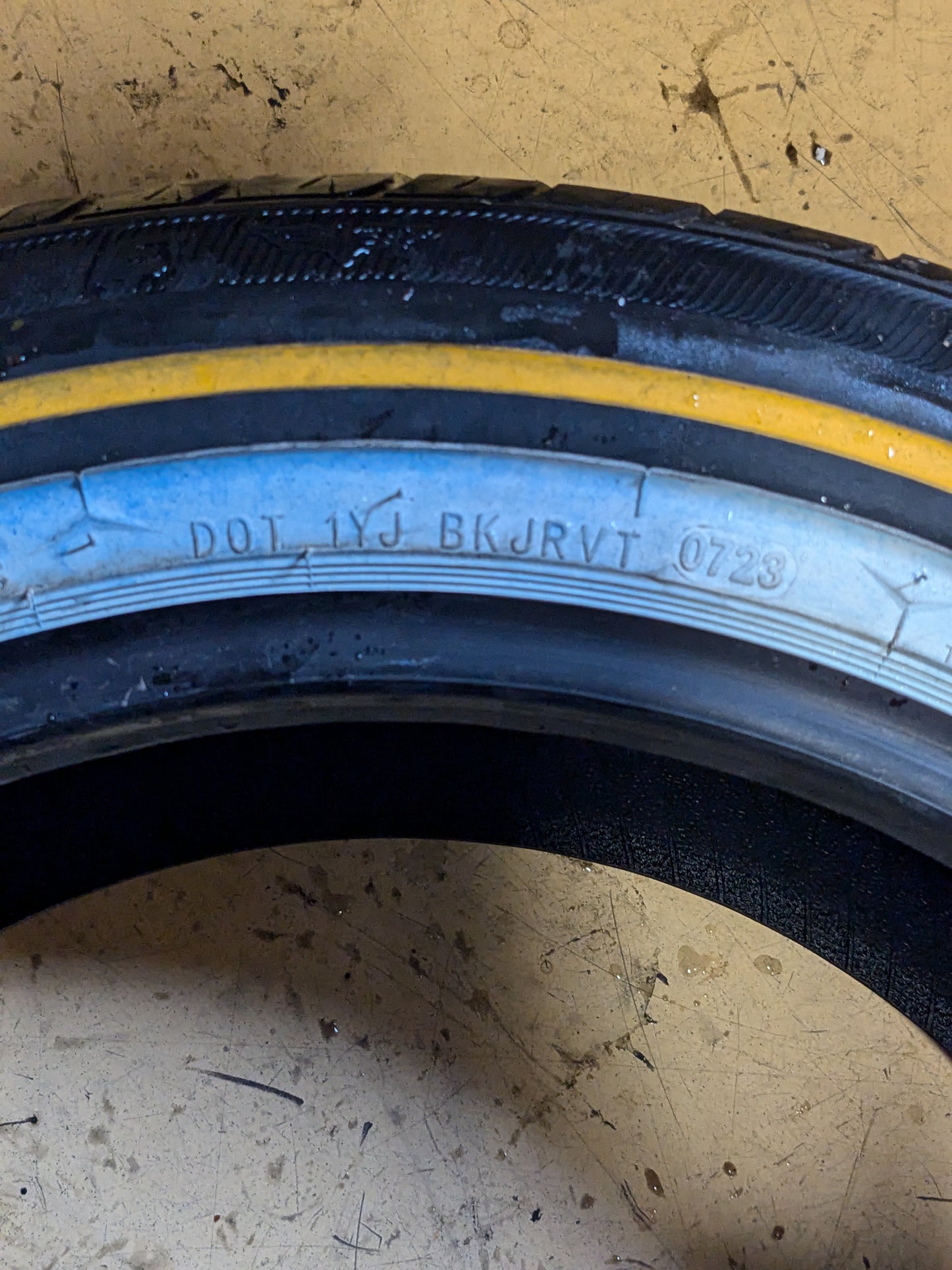 NEW VOGUE CUSTOM BUILT RADIAL VIII 215 55 17 98V 3206604 PERFORMANCE PASSENGER TIRE GOLD AND WHITE SIDEWALL