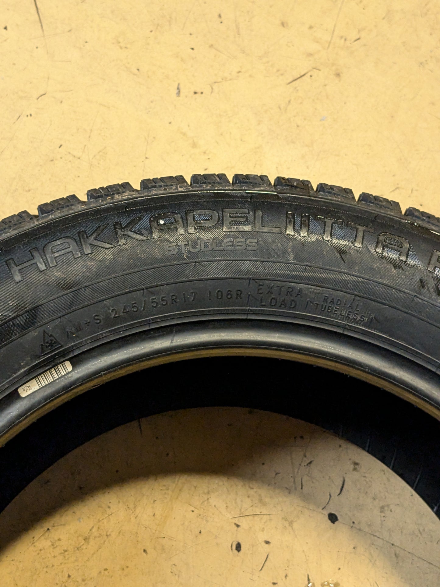 NOKIAN HAKKAPELIITTA R3 (STUDLESS) 245 55 17 106R WINTER TIRE T432002