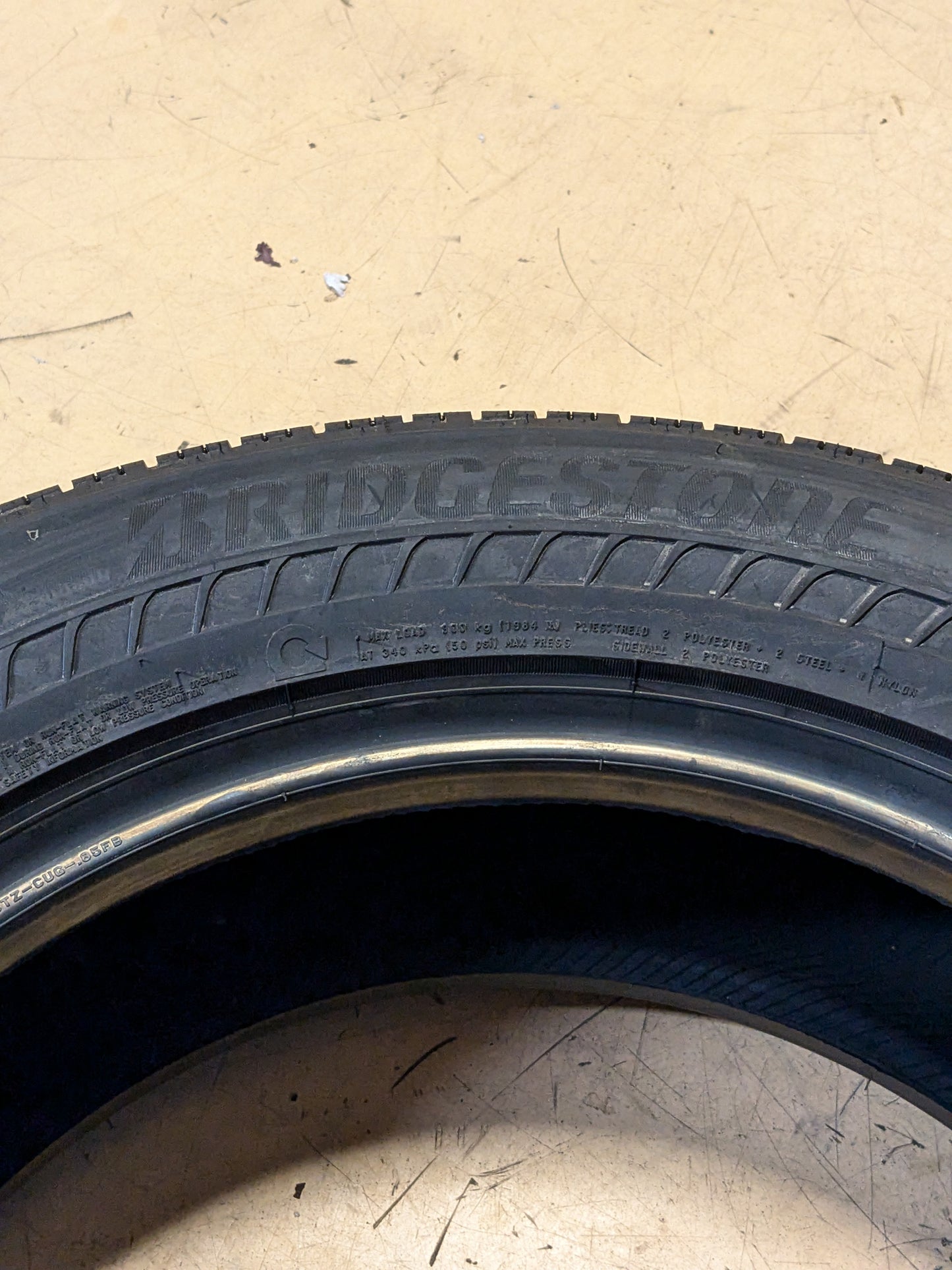 BRIDGESTONE DRIVEGUARD PLUS 225 60 18 104H PASSENGER TOURING TIRE 008088