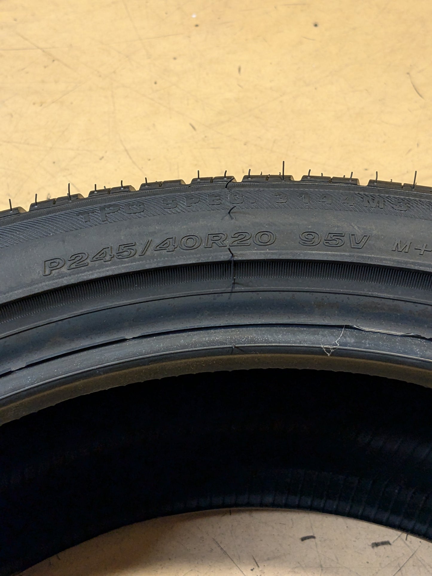 BRIDGESTONE POTENZA RE97AS 245 40 20 95V ALL SEASON TIRE 000425