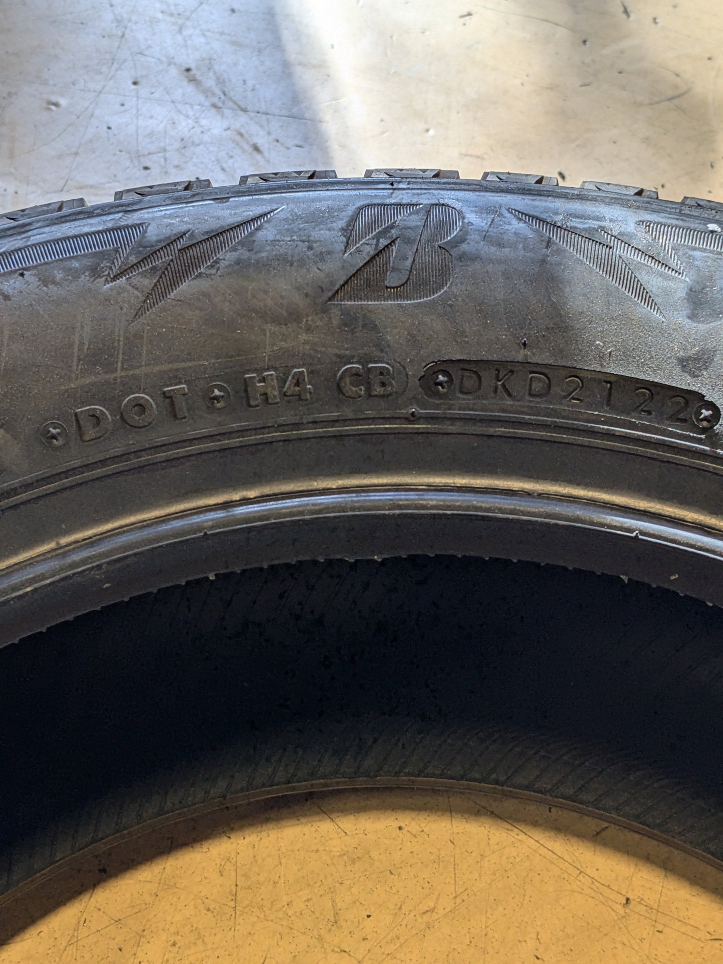 BRIDGESTONE BLIZZAK WS90 195 60 15 88T WINTER TIRE 001168