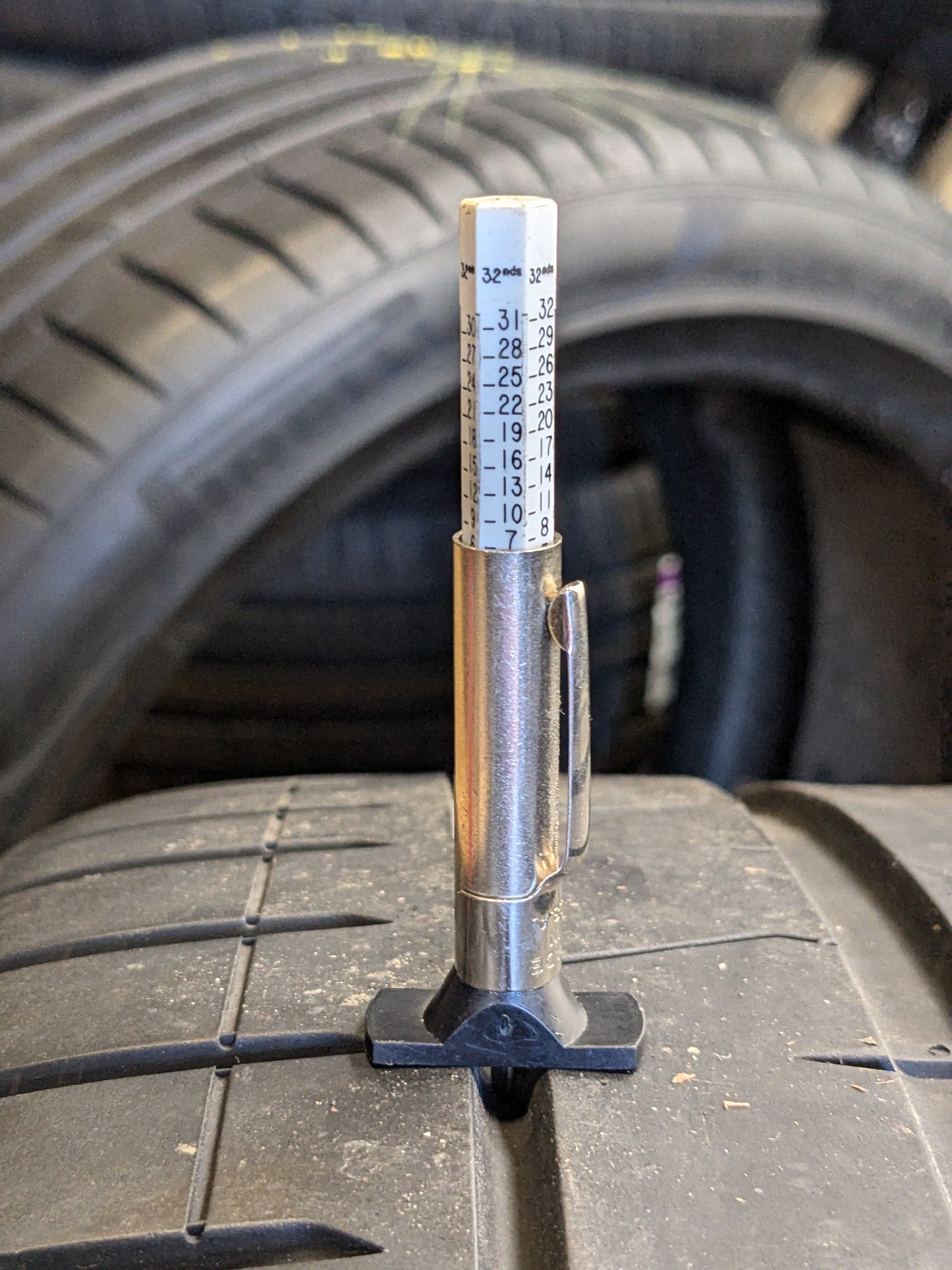 THE USED 7/32" PIRELLI P ZERO PZ4 315 35 21 111Y XL SUMMER TIRE 2751300 (*) BMW RSC RUNFLAT