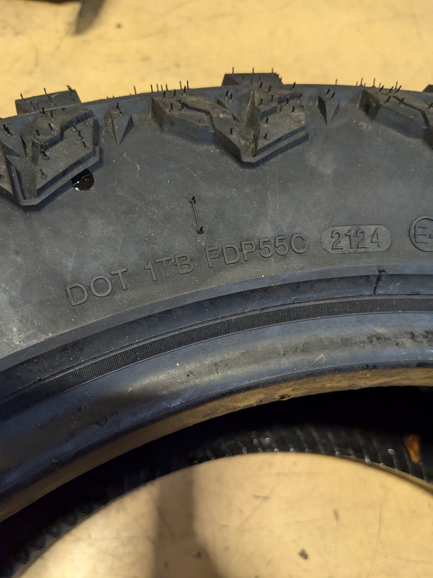 2 RADAR RENEGADE R/T LT 265 50 20 121/118Q LRE 10PLY TIRE RASYTH0117