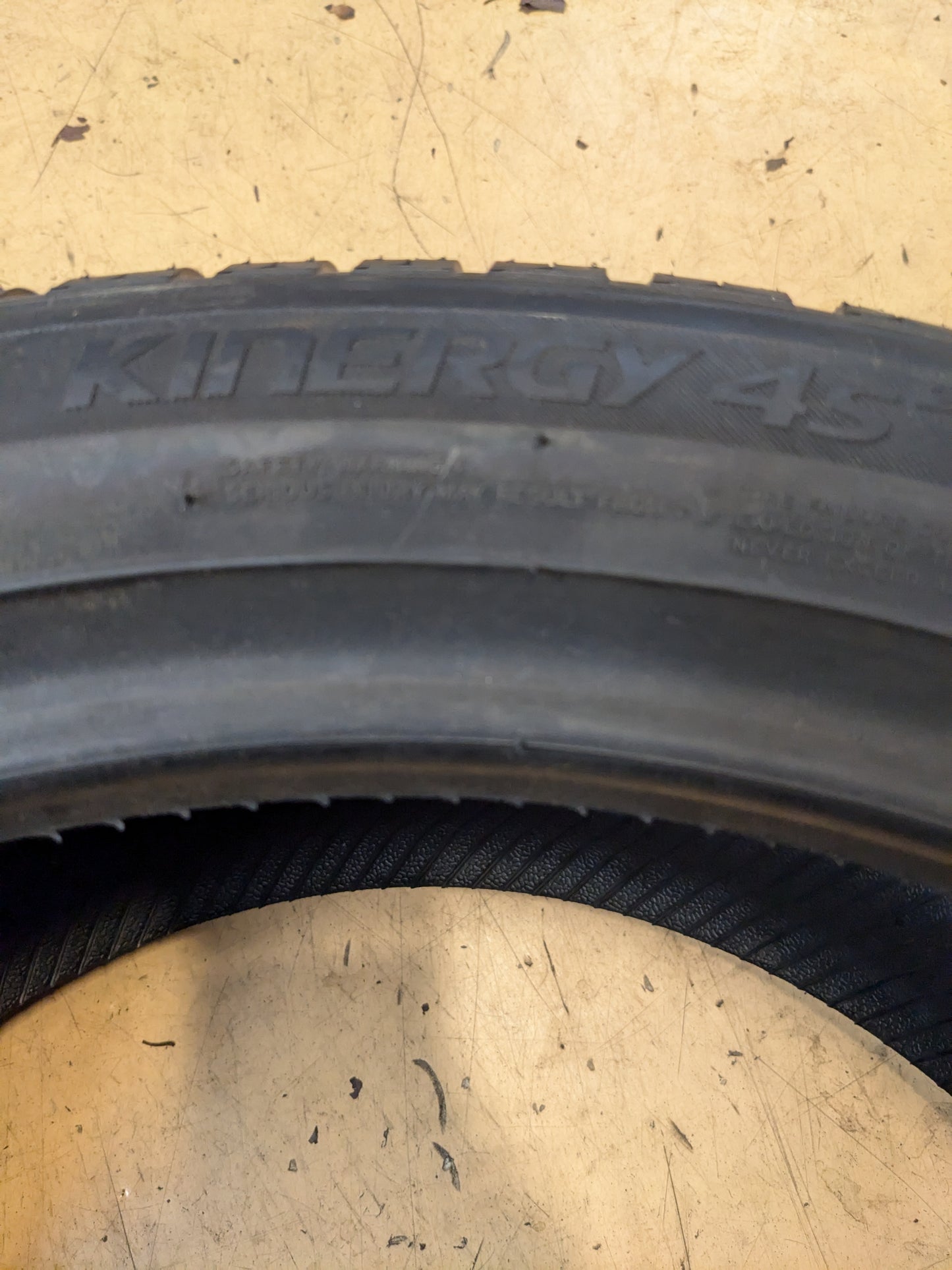HANKOOK KINERGY 4S2 (H750) 245 40 19 94W ALL WEATHER PASSENGER TIRE 1027014
