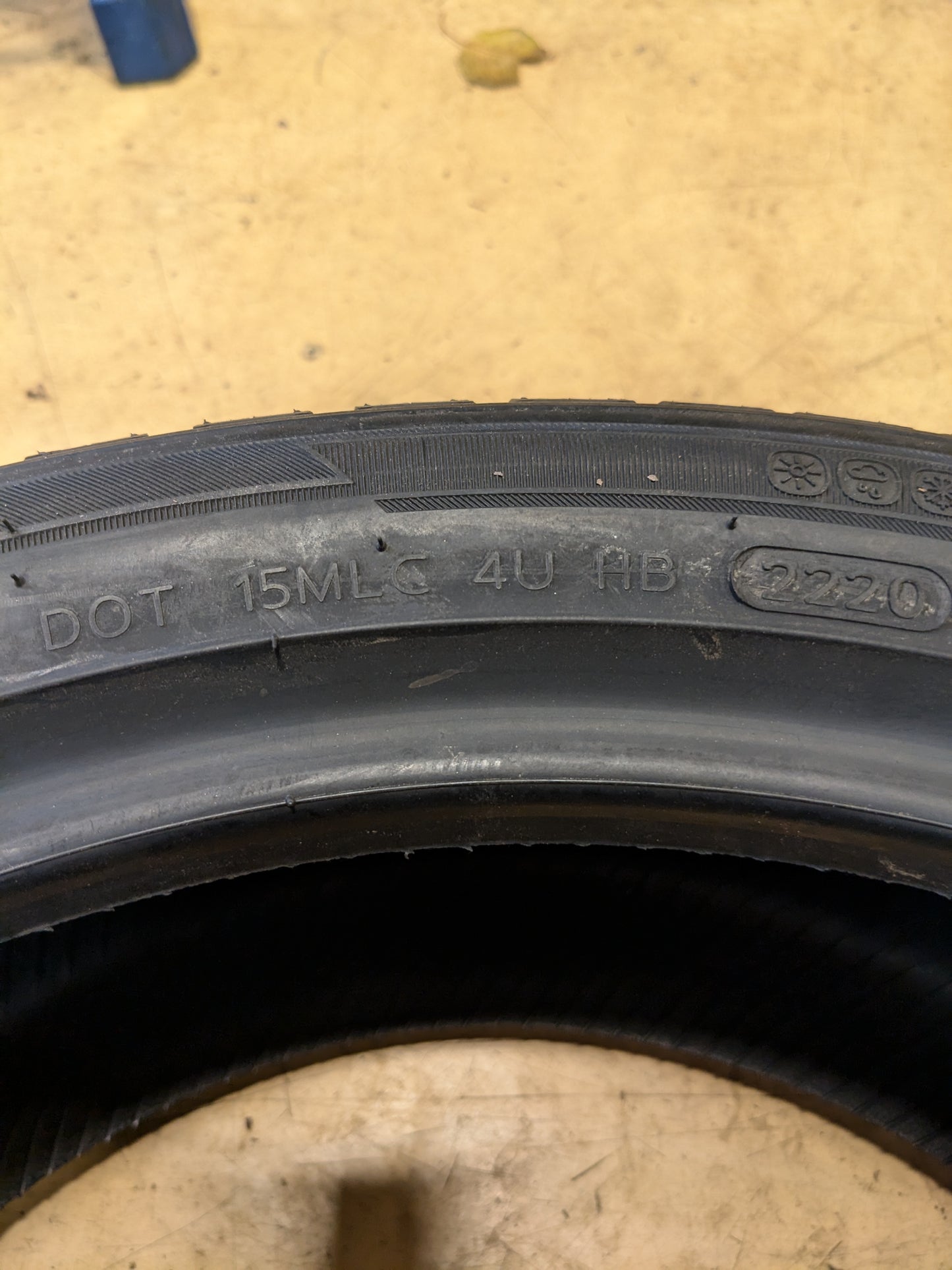 HANKOOK KINERGY 4S2 (H750) 245 40 19 94W ALL WEATHER PASSENGER TIRE 1027014