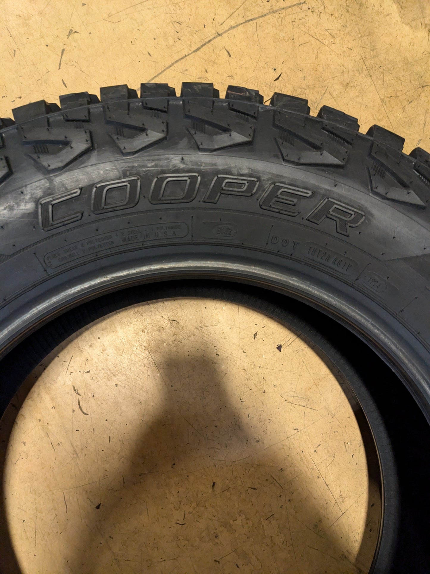 COOPER DISCOVERER STRONGHOLD AT 265 65 18 122/119T ALL WEATHER ALL TERRAIN TIRE COOP-170300048