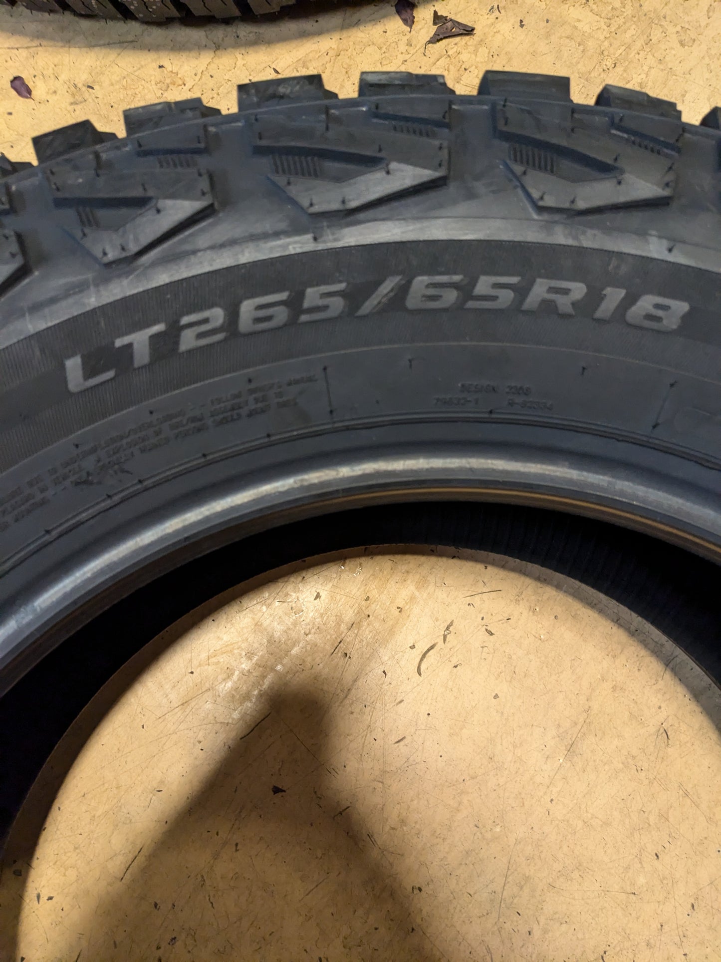 COOPER DISCOVERER STRONGHOLD AT 265 65 18 122/119T ALL WEATHER ALL TERRAIN TIRE COOP-170300048