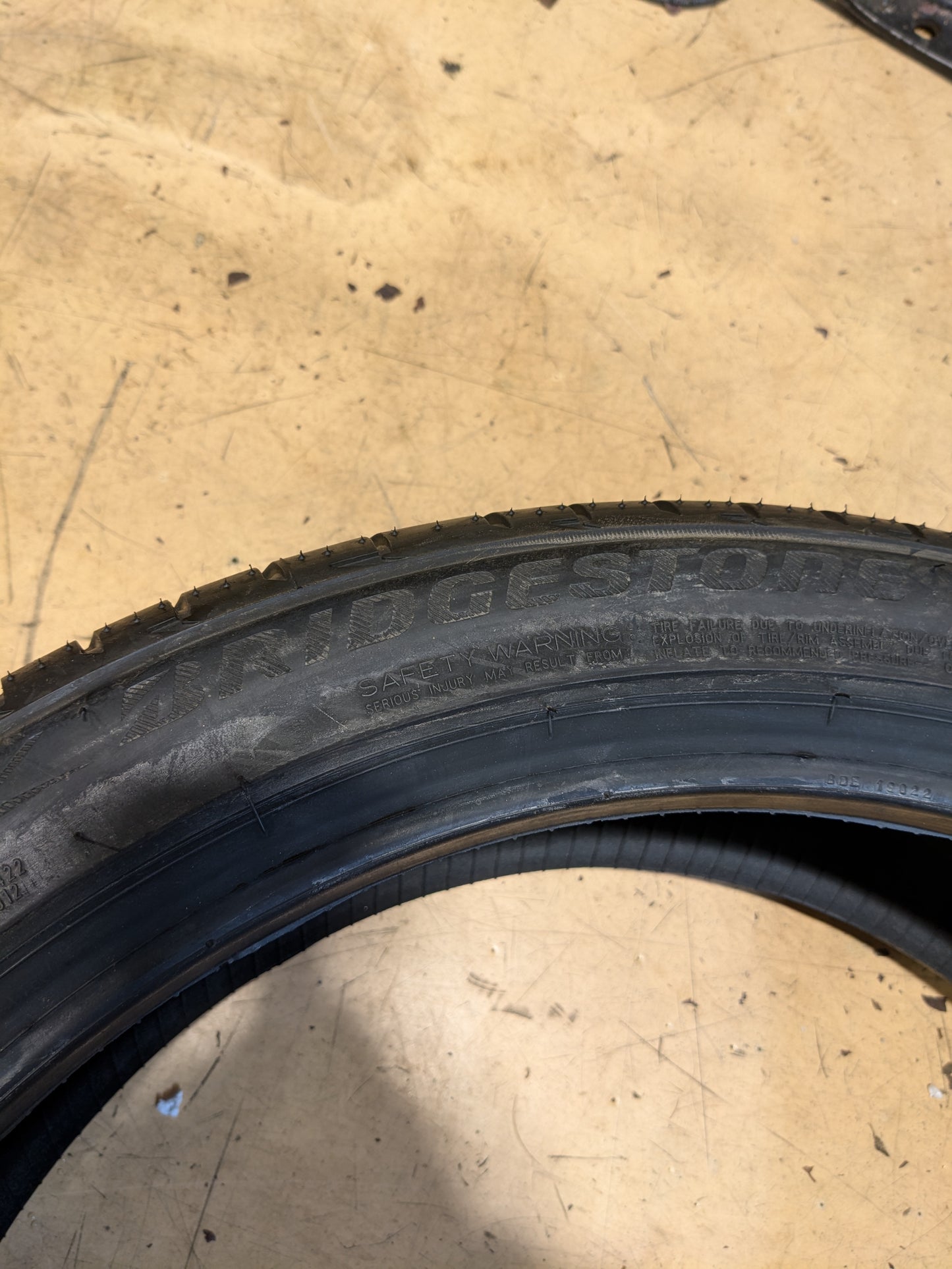 BRIDGESTONE POTENZA S001 215 45 20 95W XL SUMMER TIRE 002048
