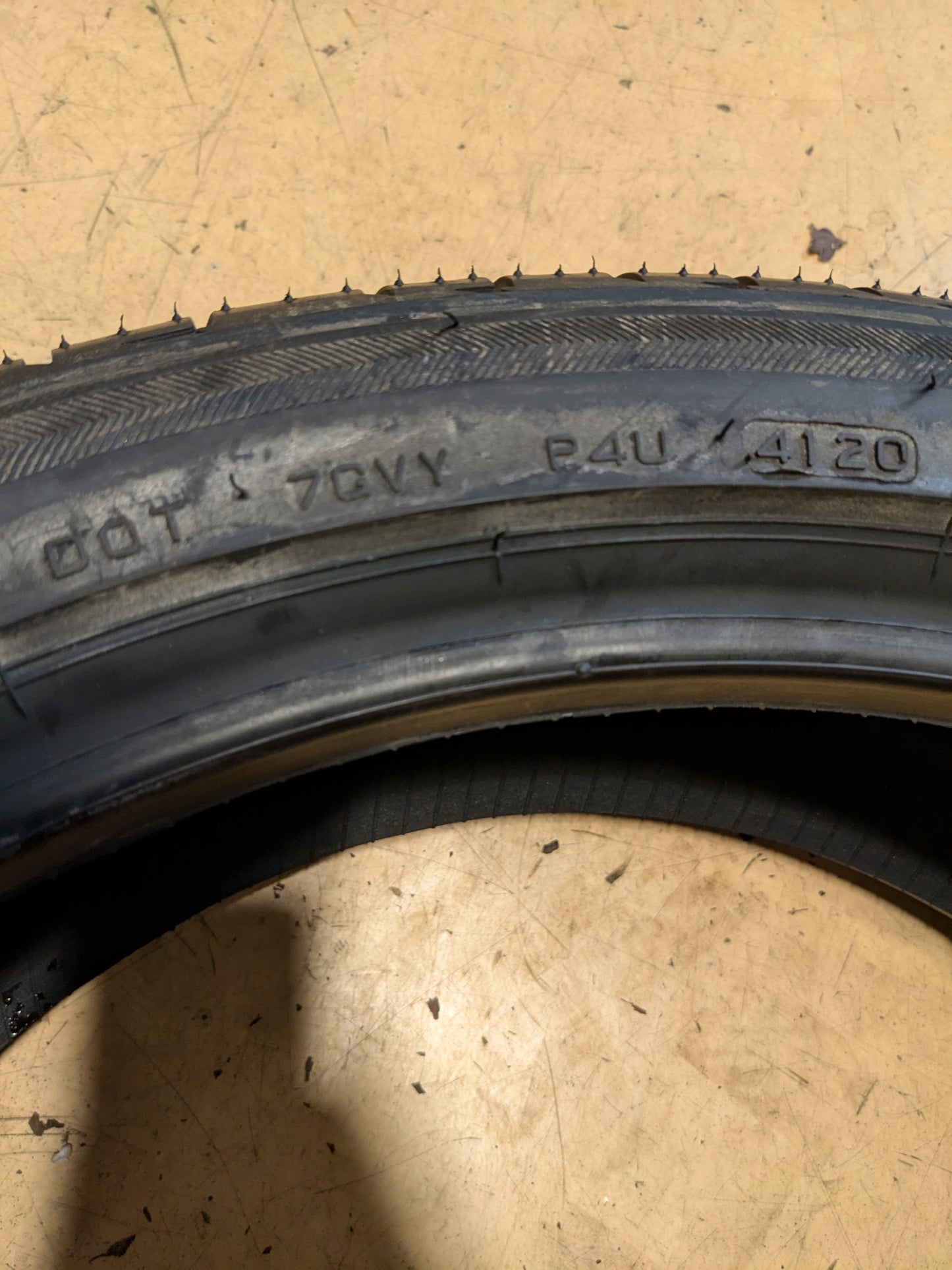 BRIDGESTONE POTENZA S001 215 45 20 95W XL SUMMER TIRE 002048