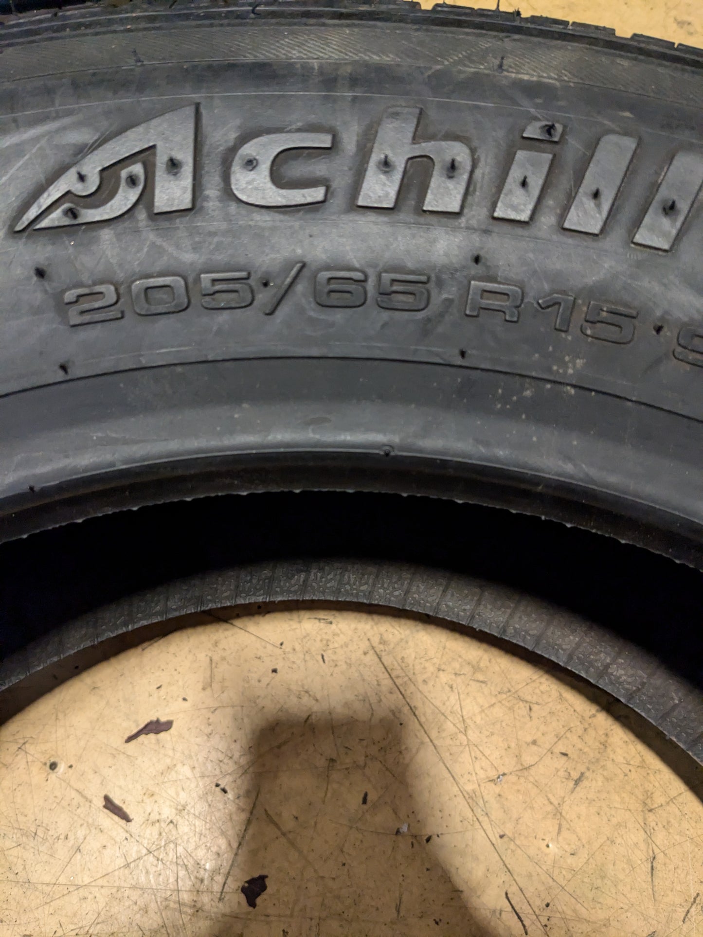 2 ACHILLES 122 205 65 15 94H BSW PASSENGER TOURING TIRE MAF206515