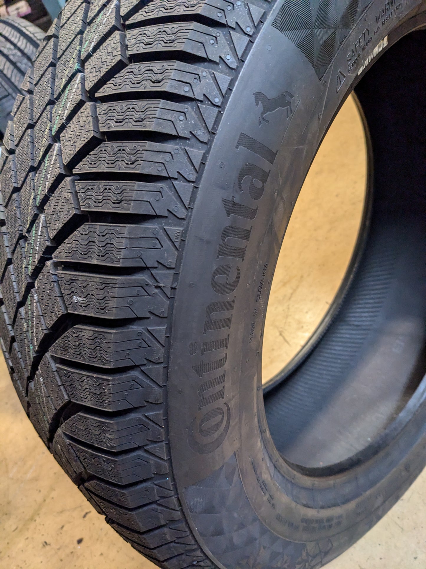 CONTINENTAL VIKING CONTACT 7 P 235 60 18 107T XL SNOW WINTER TIRE 04400350000