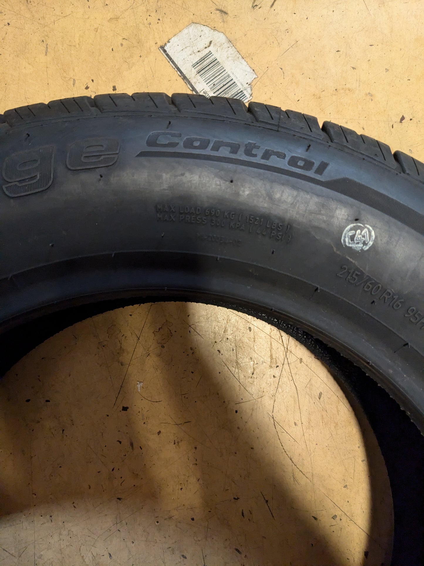 BFGOODRICH ADVANTAGE CONTROL A/S P 215 60 16 95H SL ALL SEASON TIRE 17593
