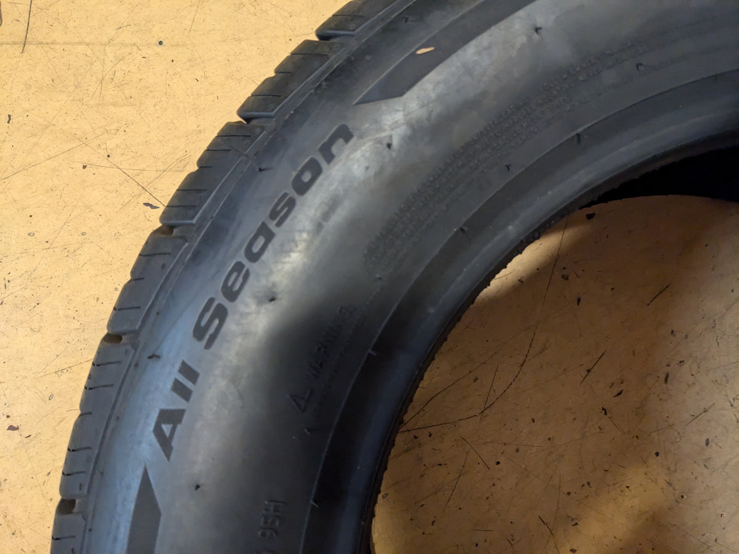 BFGOODRICH ADVANTAGE CONTROL A/S P 215 60 16 95H SL ALL SEASON TIRE 17593