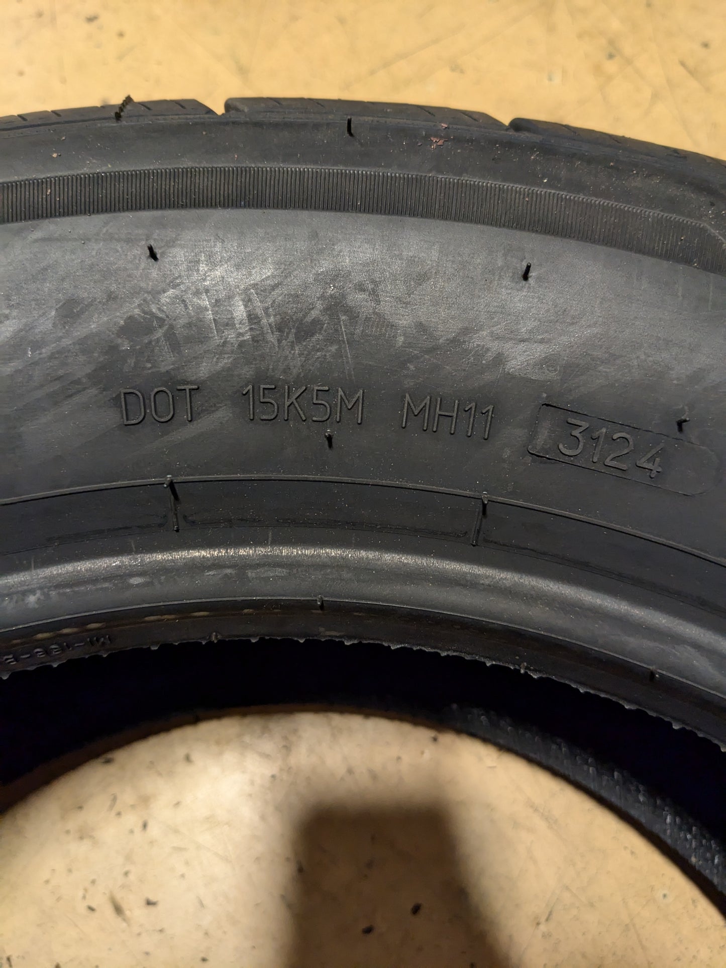 BFGOODRICH ADVANTAGE CONTROL A/S P 215 60 16 95H SL ALL SEASON TIRE 17593