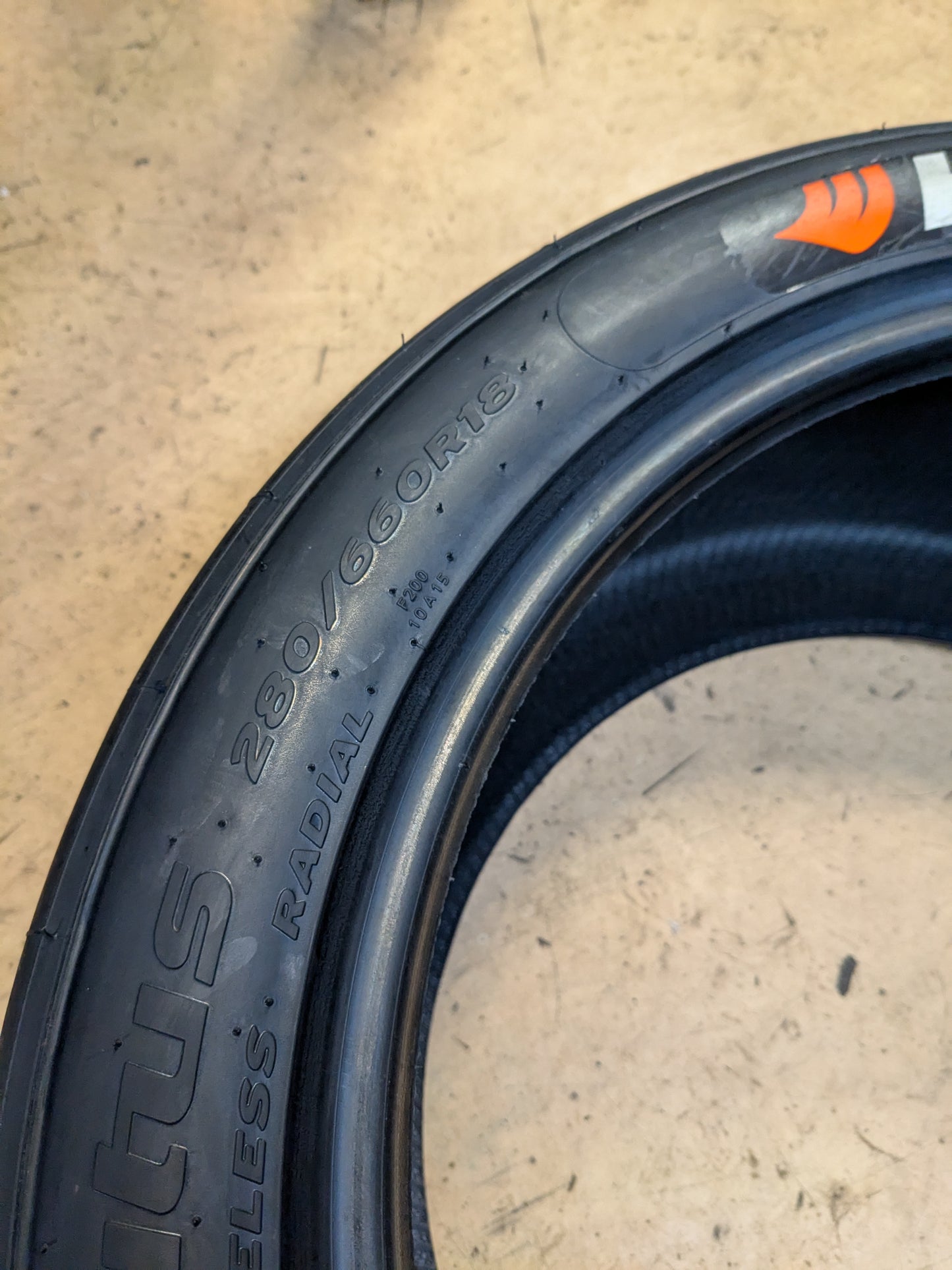 HANKOOK VENTUS F200 280 660 18 MEDIUM COMPOUND SLICK TIRES 1016480