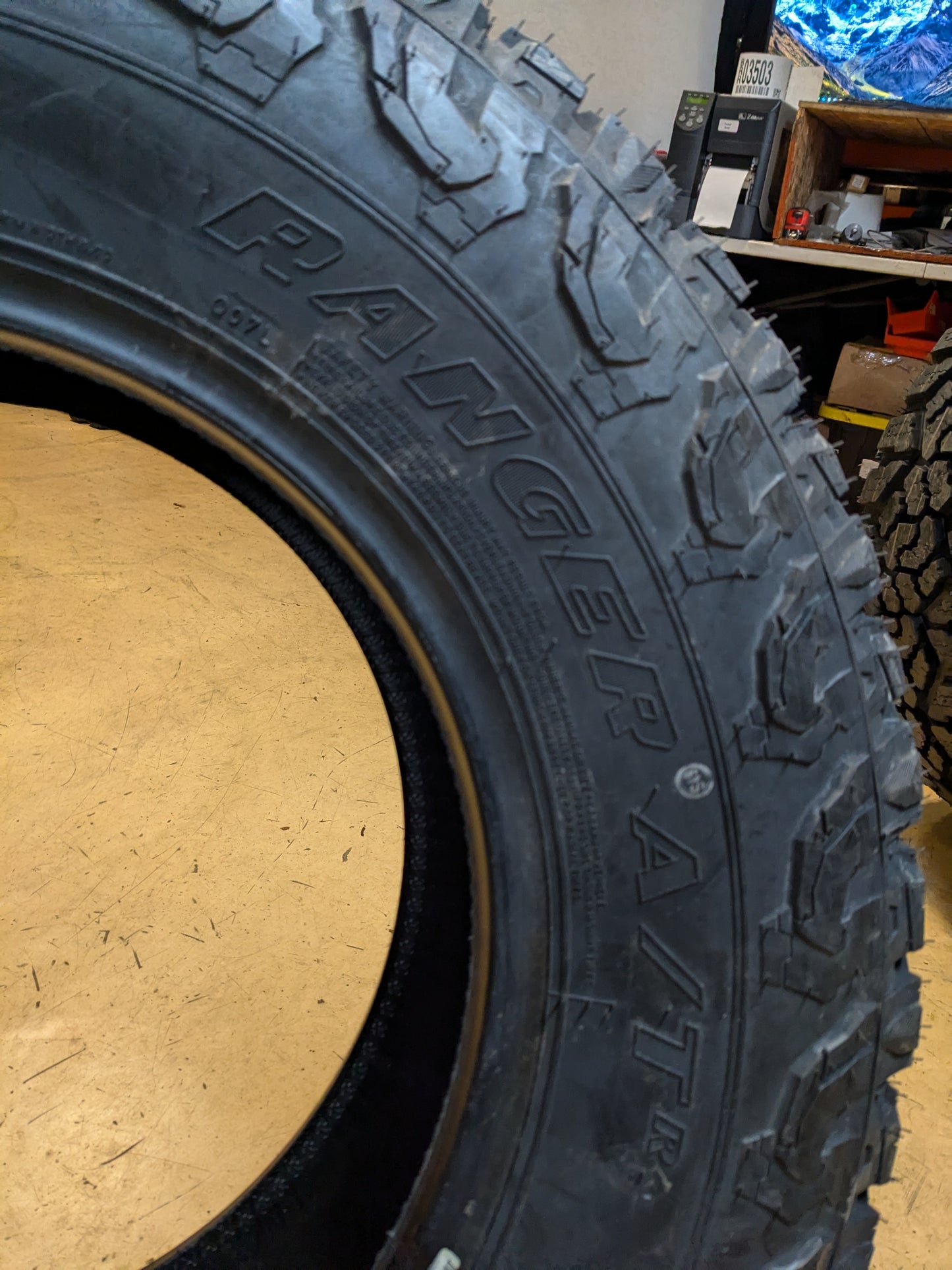 2 THUNDERER RANGER A/TR BSW P 265 70 17 115T ALL TERRAIN TIRE TH1715