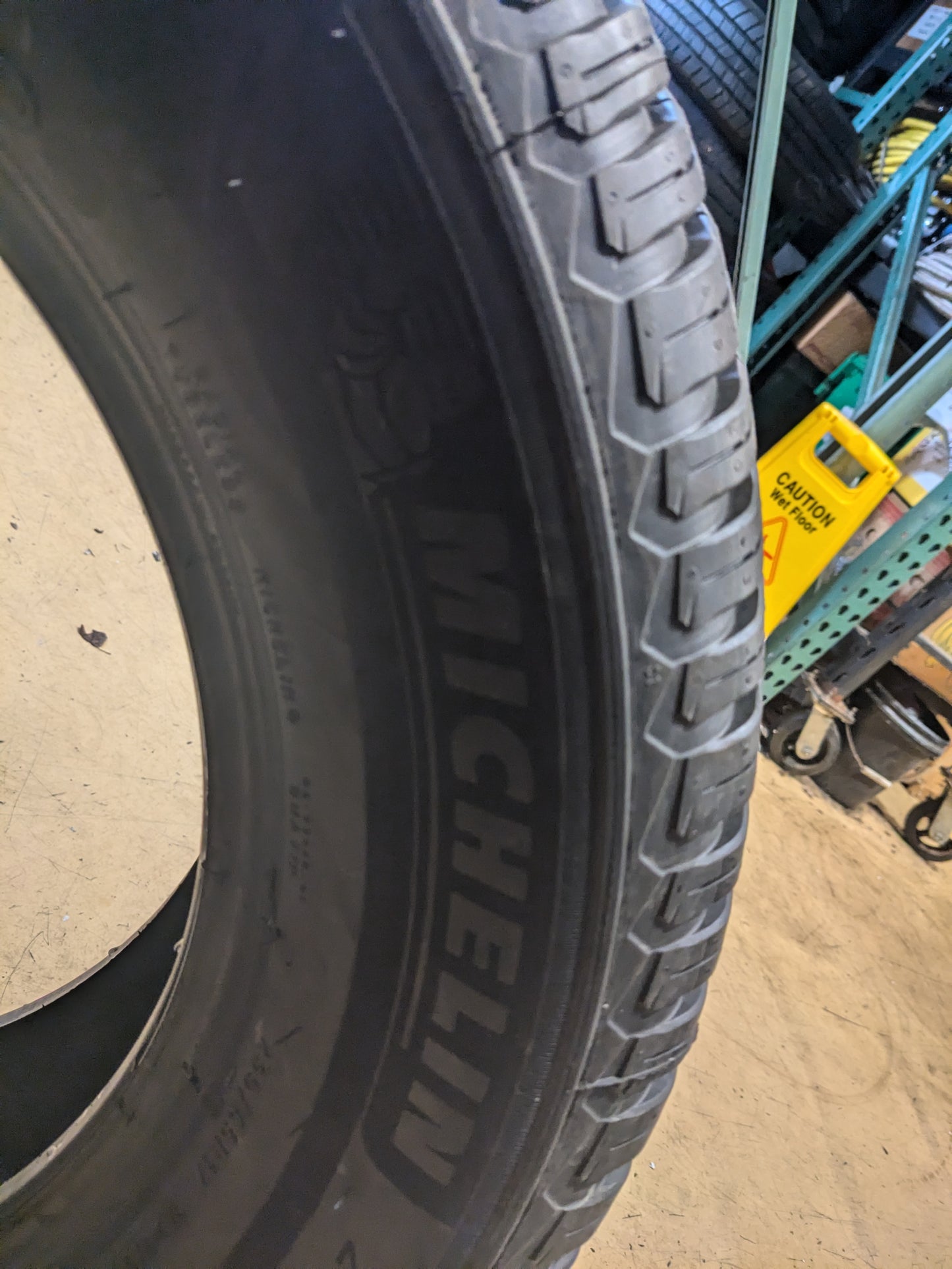 MICHELIN CROSS CLIMATE 2 BSW P 235 65 17 104H TIRE 74077