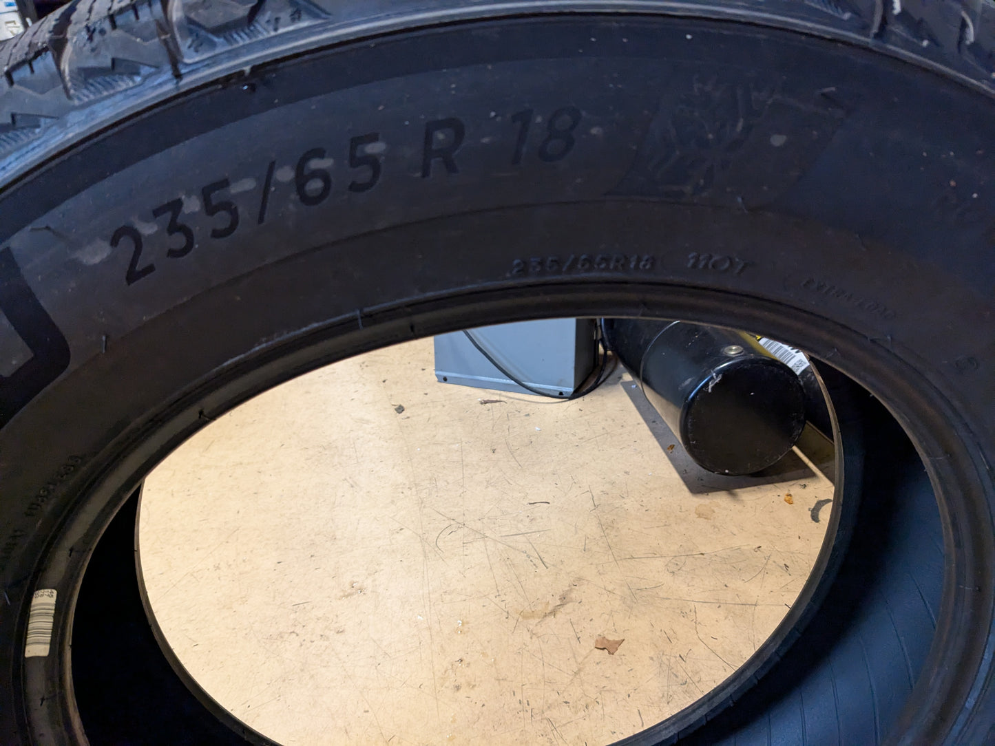 MICHELN X ICE SNOW SUV BSW LT 235 65 18 110T XL TIRE 23770