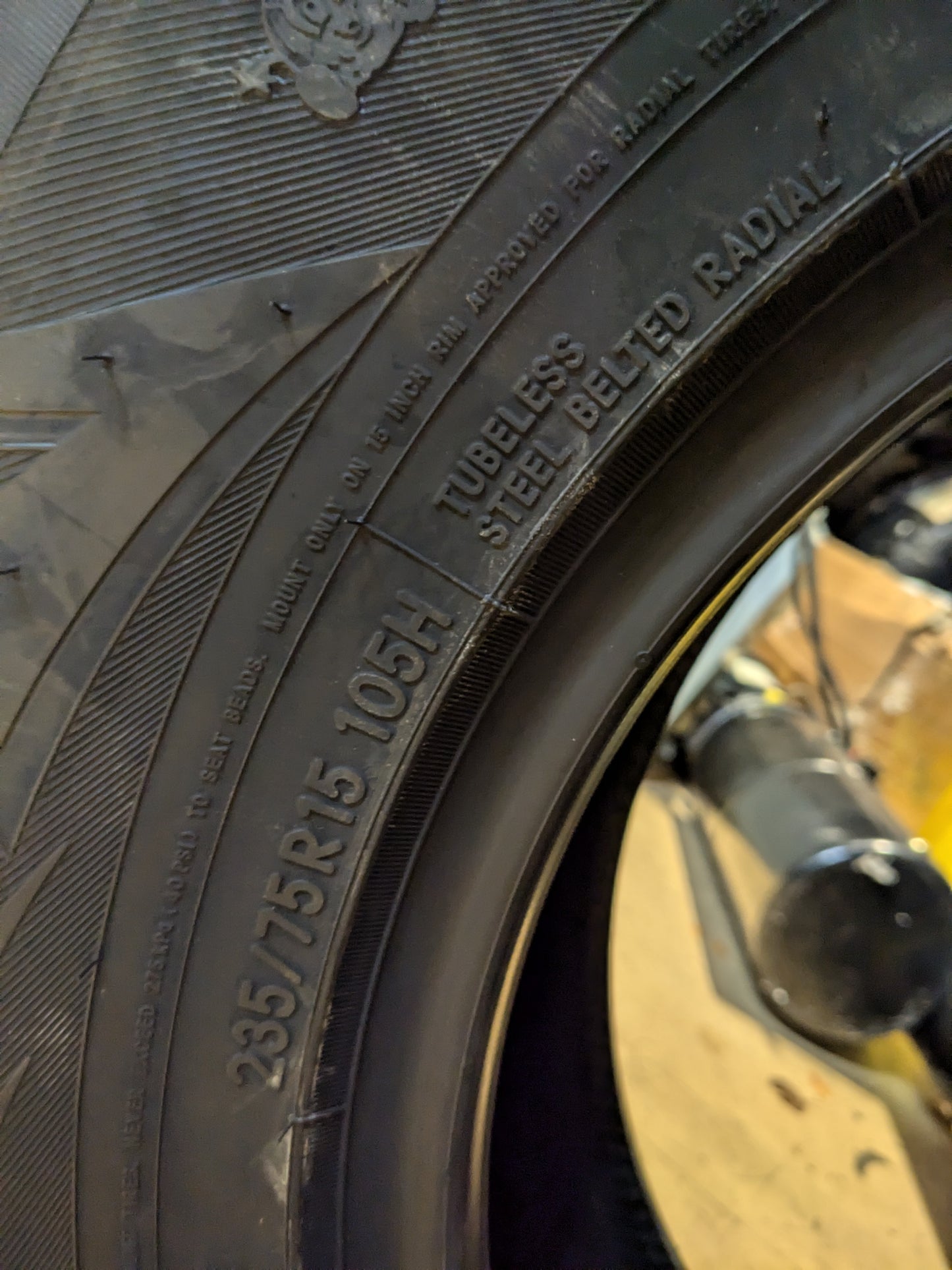 TOYO OBSERVE GSI-6 LS BSW P 235 75 15 105H WINTER TIRE 174670