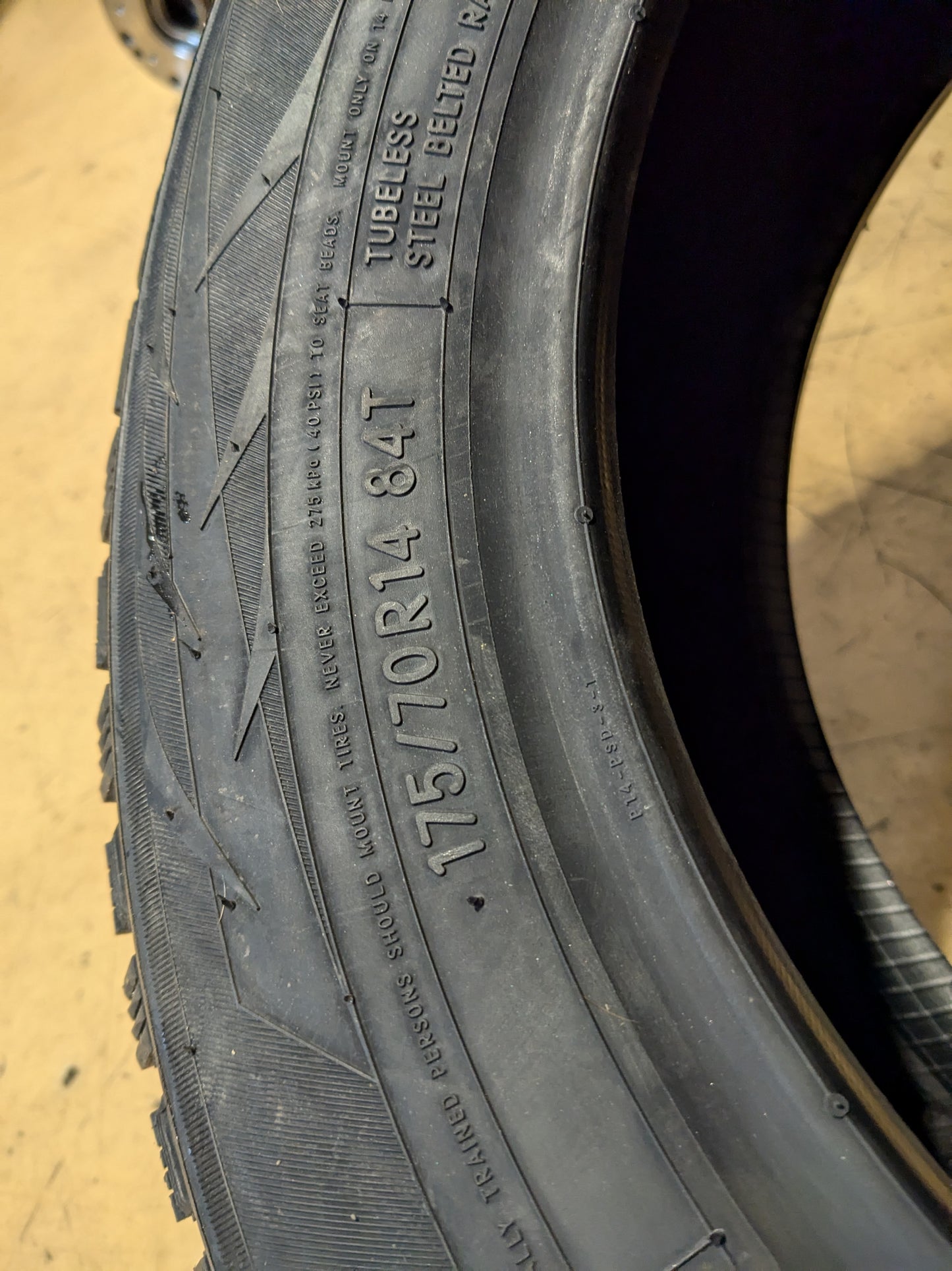 TOYO OBSERVE G3 ICE BSW P 175 70 14 84T WINTER TIRE 138030