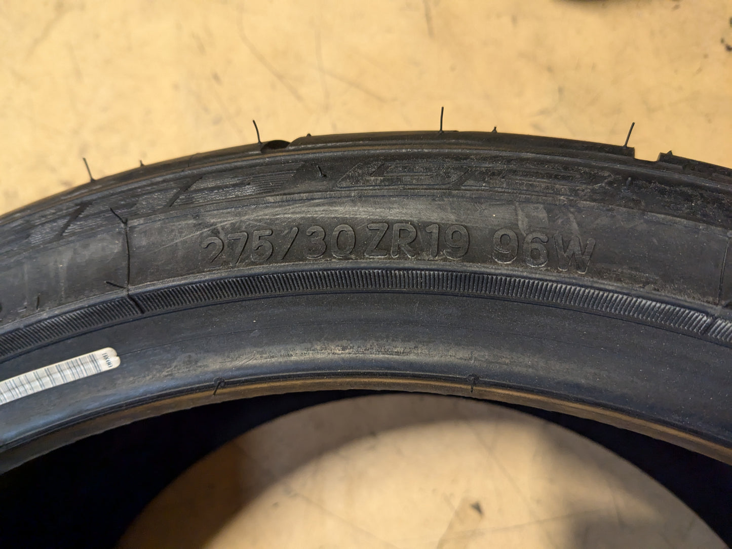 NITTO NT555 G2 BSW P 275 30 19 96W XL UHP TIRE 211800