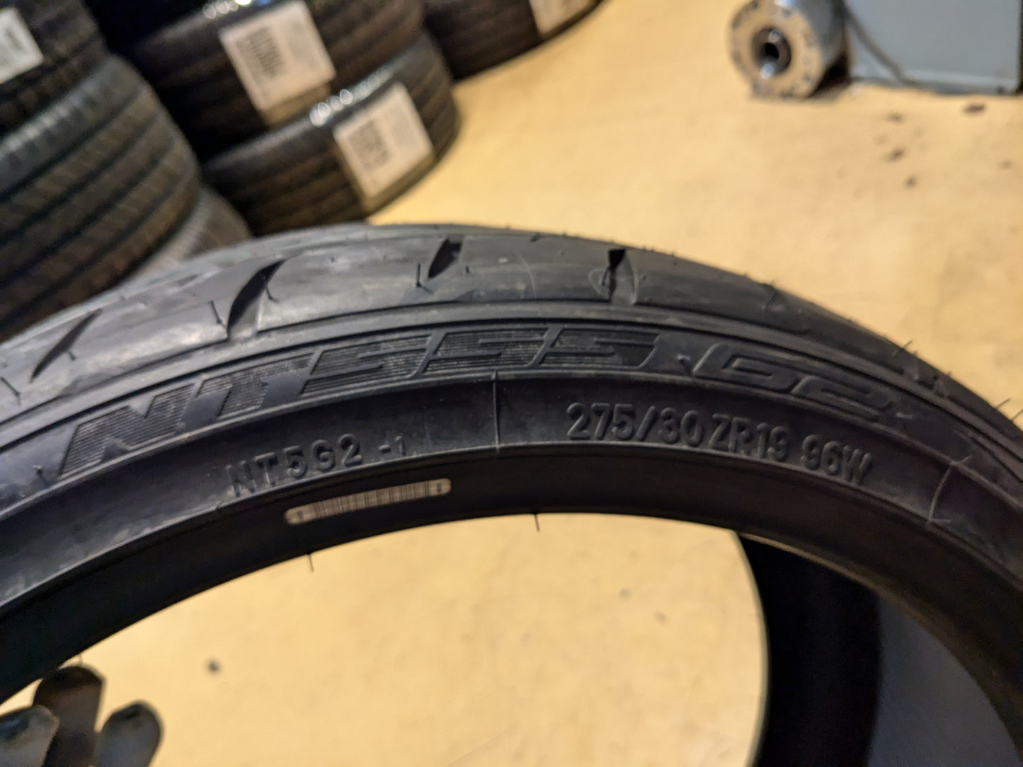NITTO NT555 G2 BSW P 275 30 19 96W XL UHP TIRE 211800