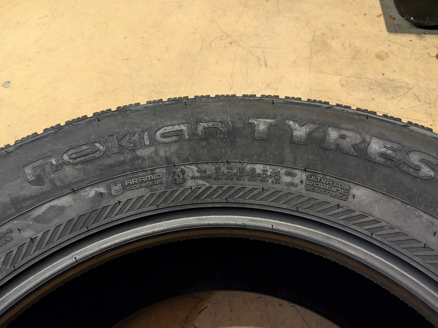 NOKIAN HAKKAPELIITTA R5 SUV BSW P 245 70 17 110R WINTER TIRE T432207