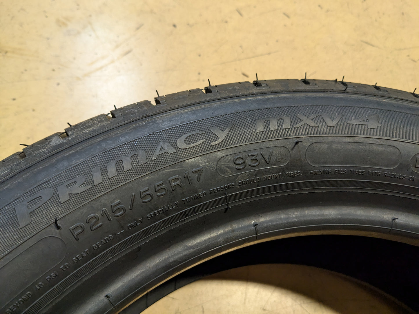 MICHELIN PRIMACY MXM4 BSW P 215 55 17 93V TIRE 72983