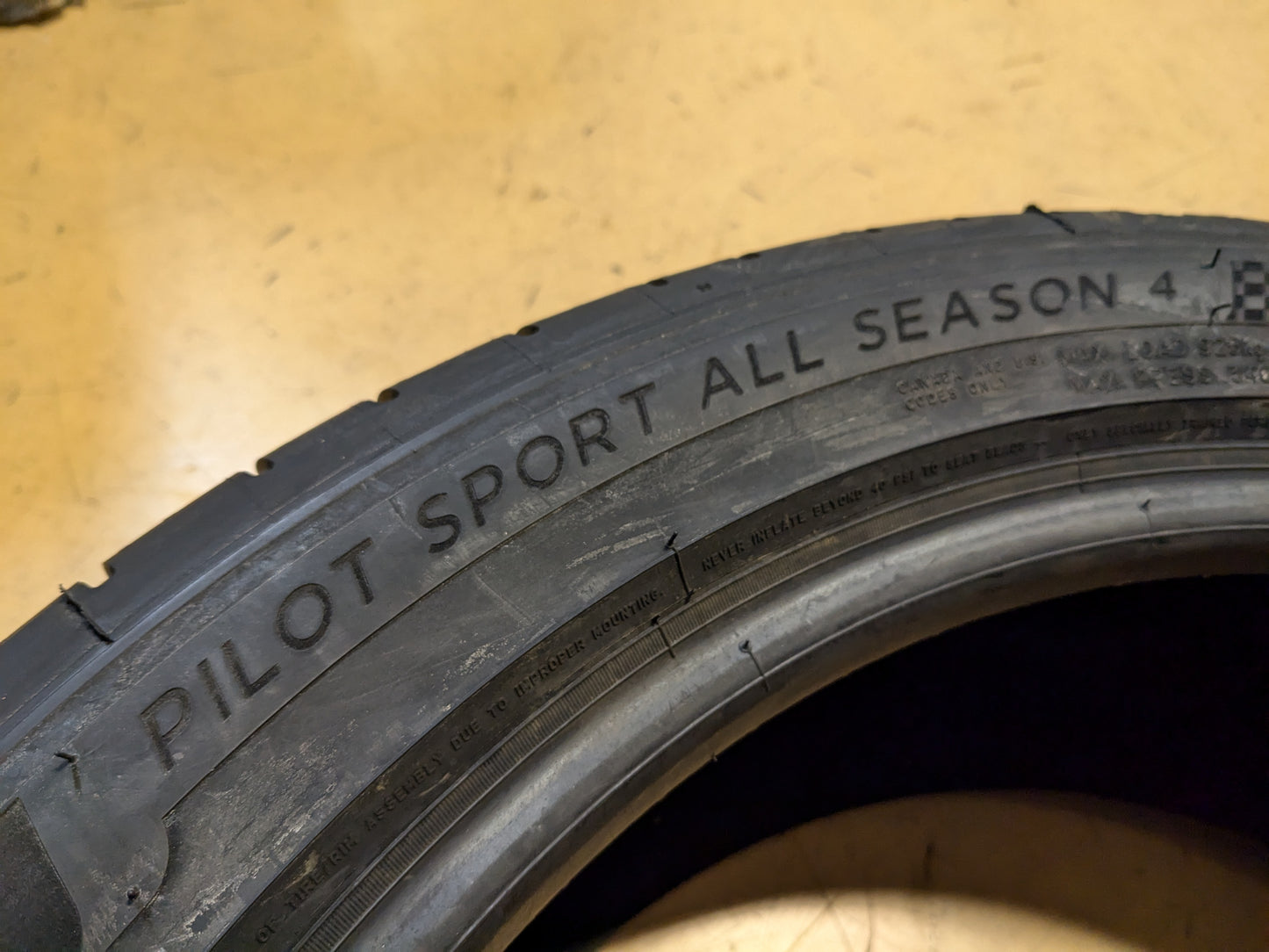 2 MICHELIN PILOT SPORT ALL SEASON 4 BSW P 255 45 20 105Y ALL SEASON TIRE 51082