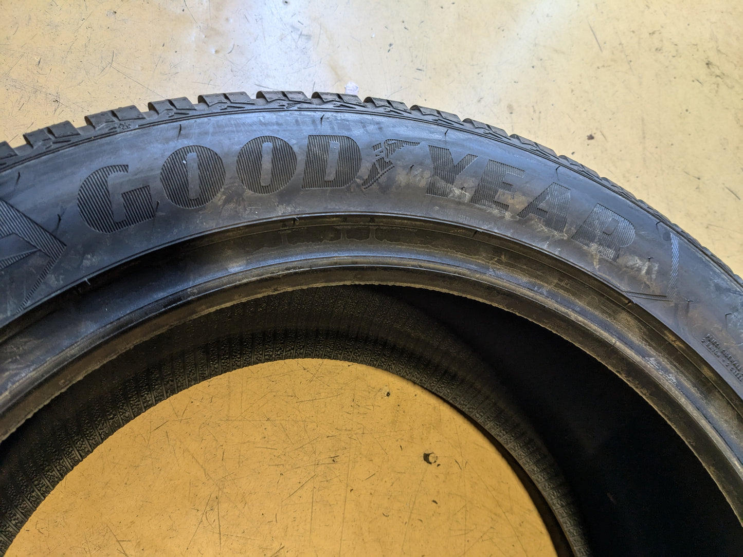 GOODYEAR ULTRAGRIP 8 PERFORMANCE AUDI P 285 45 20 112V SL WINTER TIRE 117838373