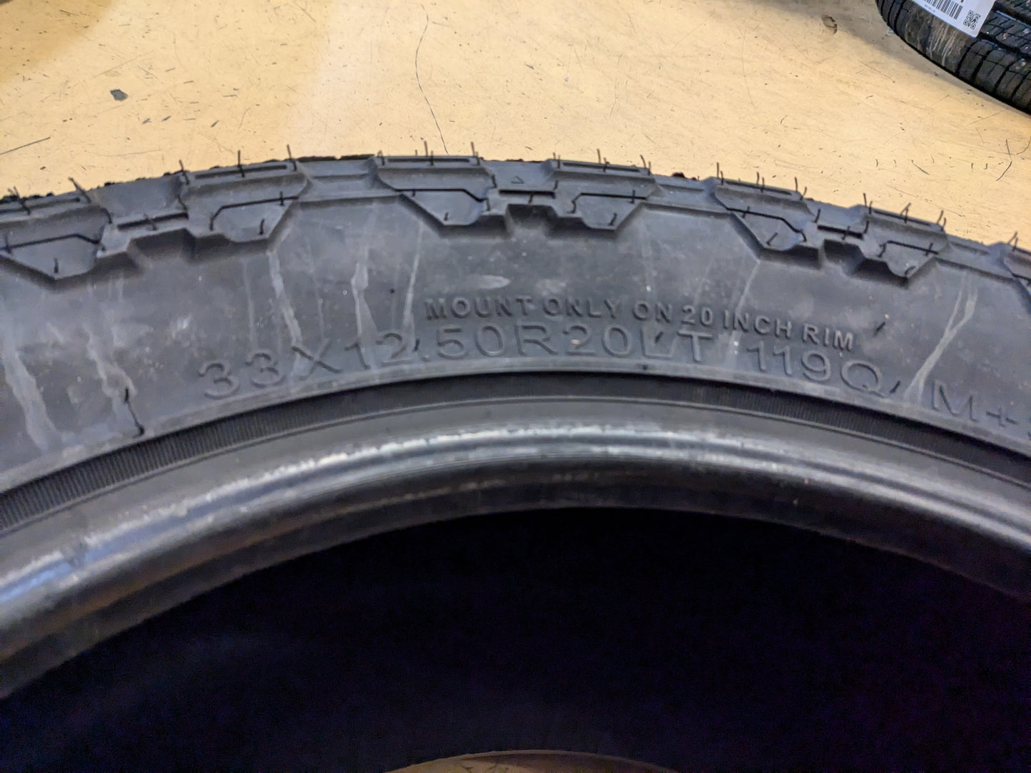 CENTENNIAL DIRT COMMANDER M/T BSW LT 33 12.50 20 119Q F MUD TIRE TCD2033125F